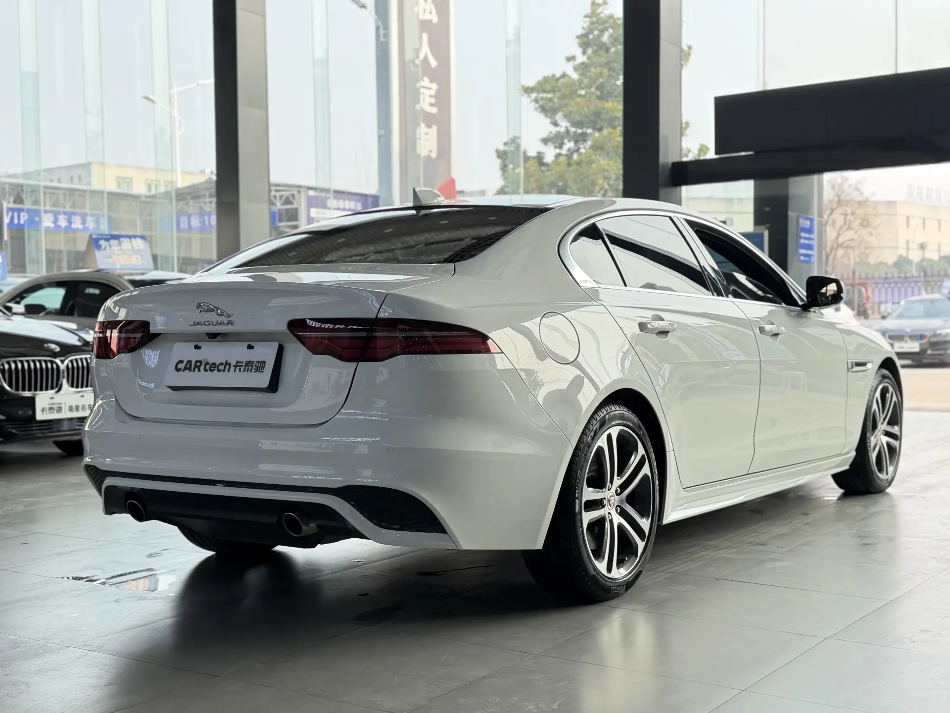 Jaguar XEL, 2022 6