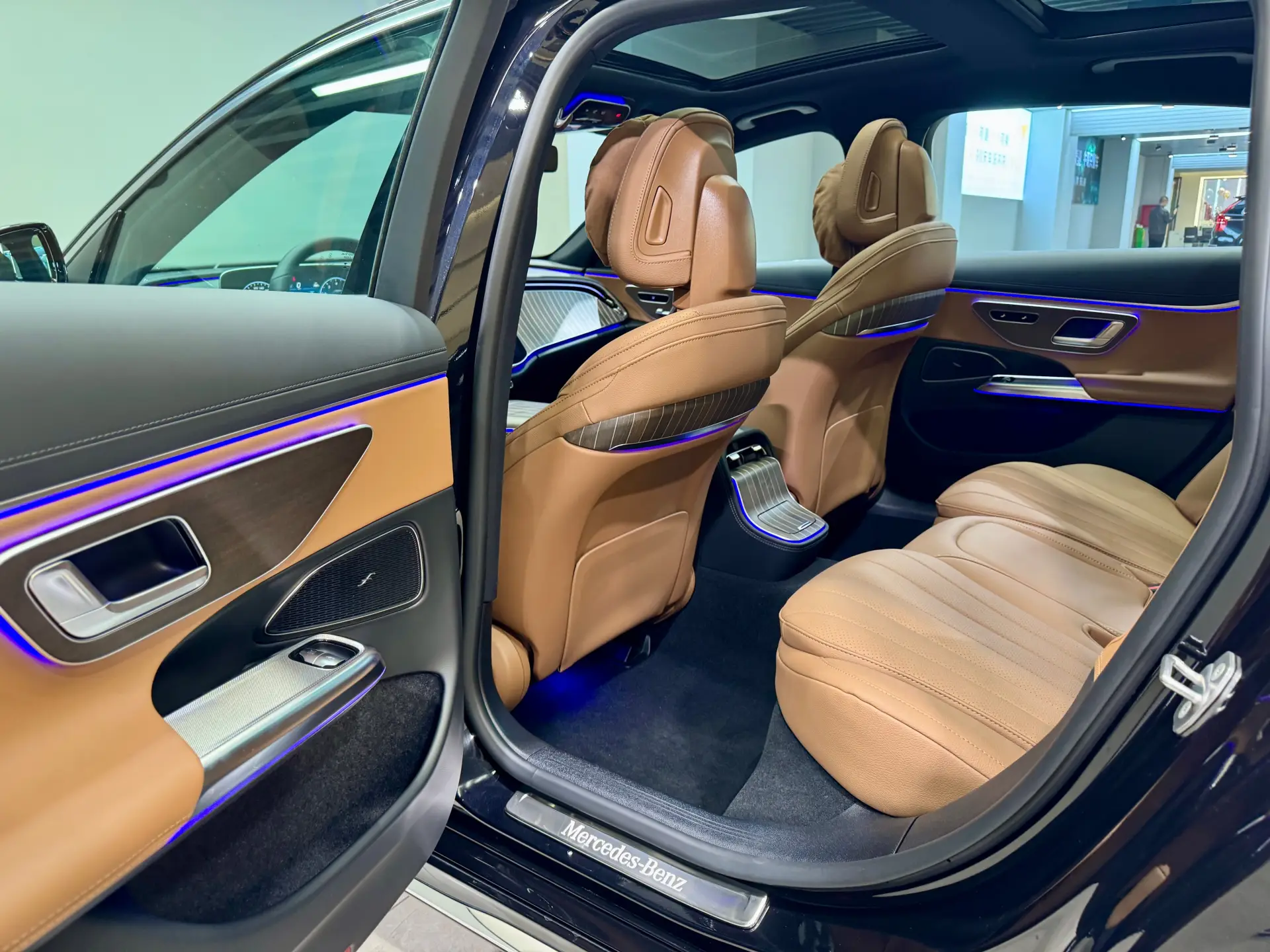 Mercedes-Benz E 300 L, 2026 24