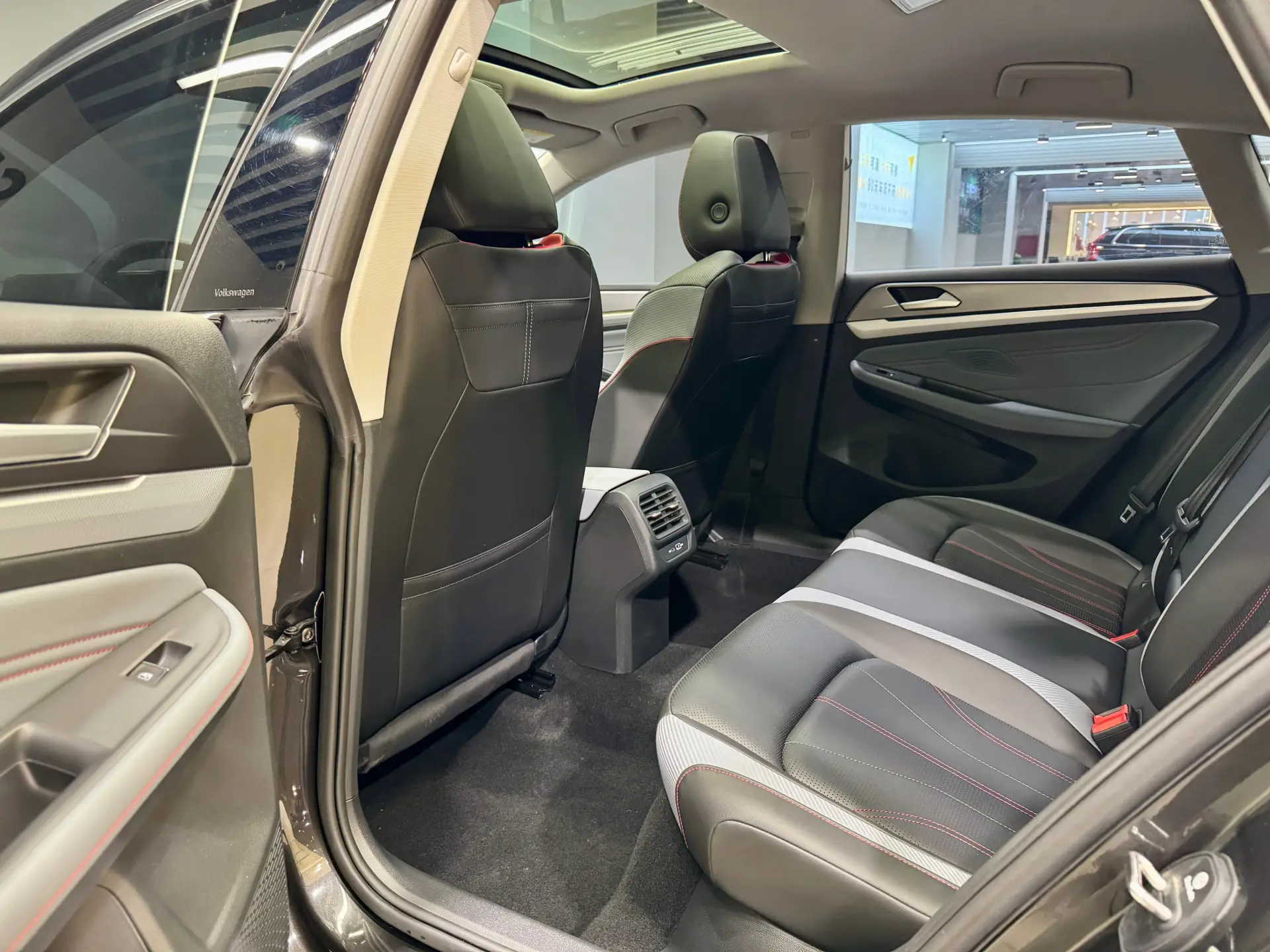 Volkswagen Lamando, 2025 24