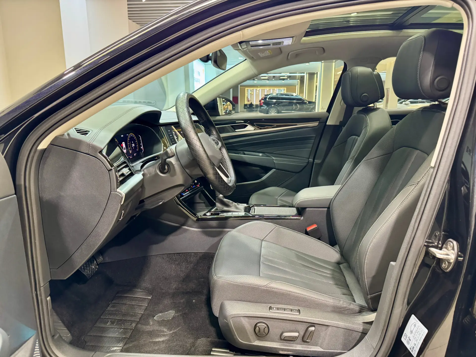Volkswagen Passat, 2025 14