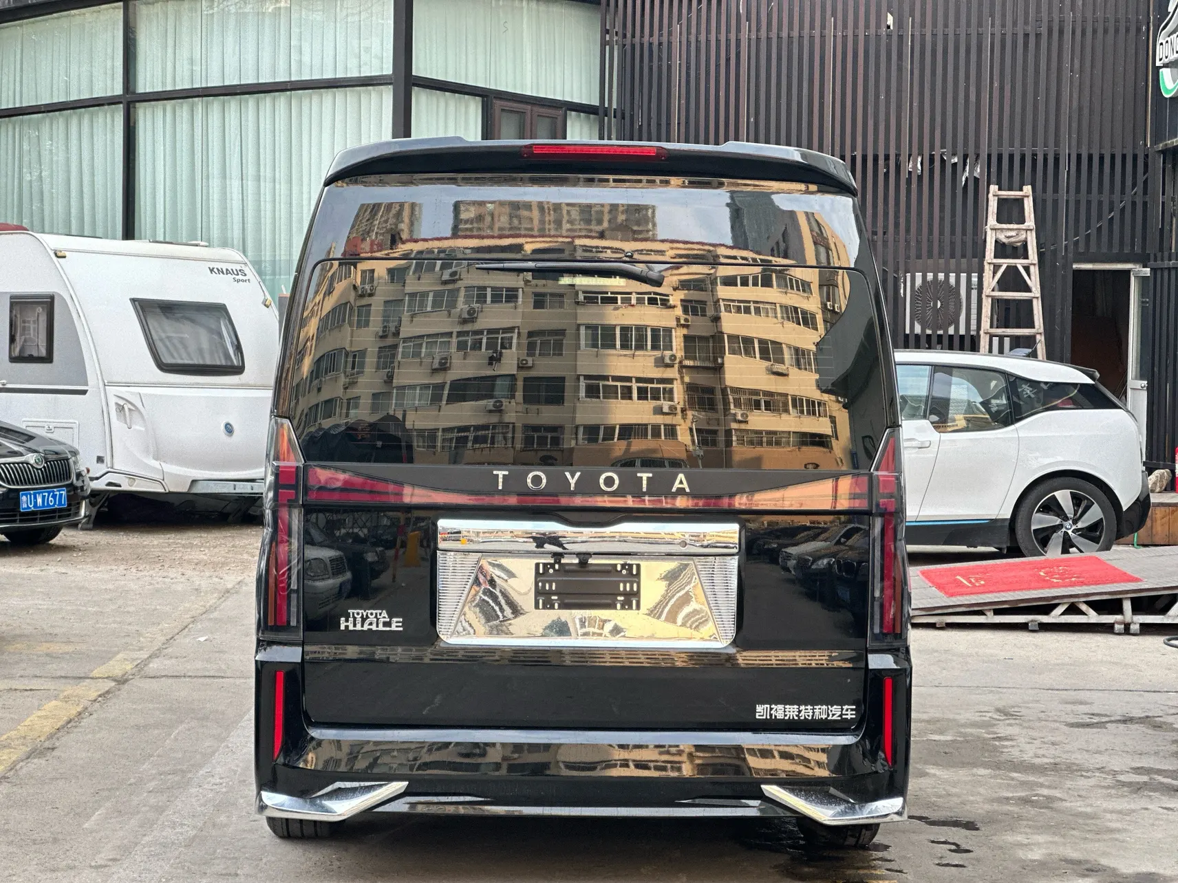 Toyota HiAce, 2026 все фото