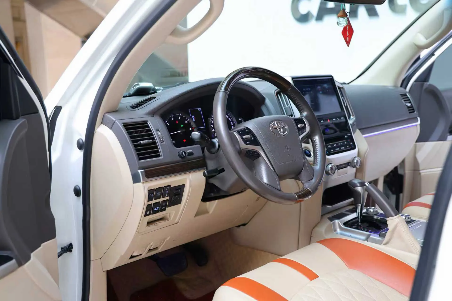 Toyota Land Cruiser, 2019 11