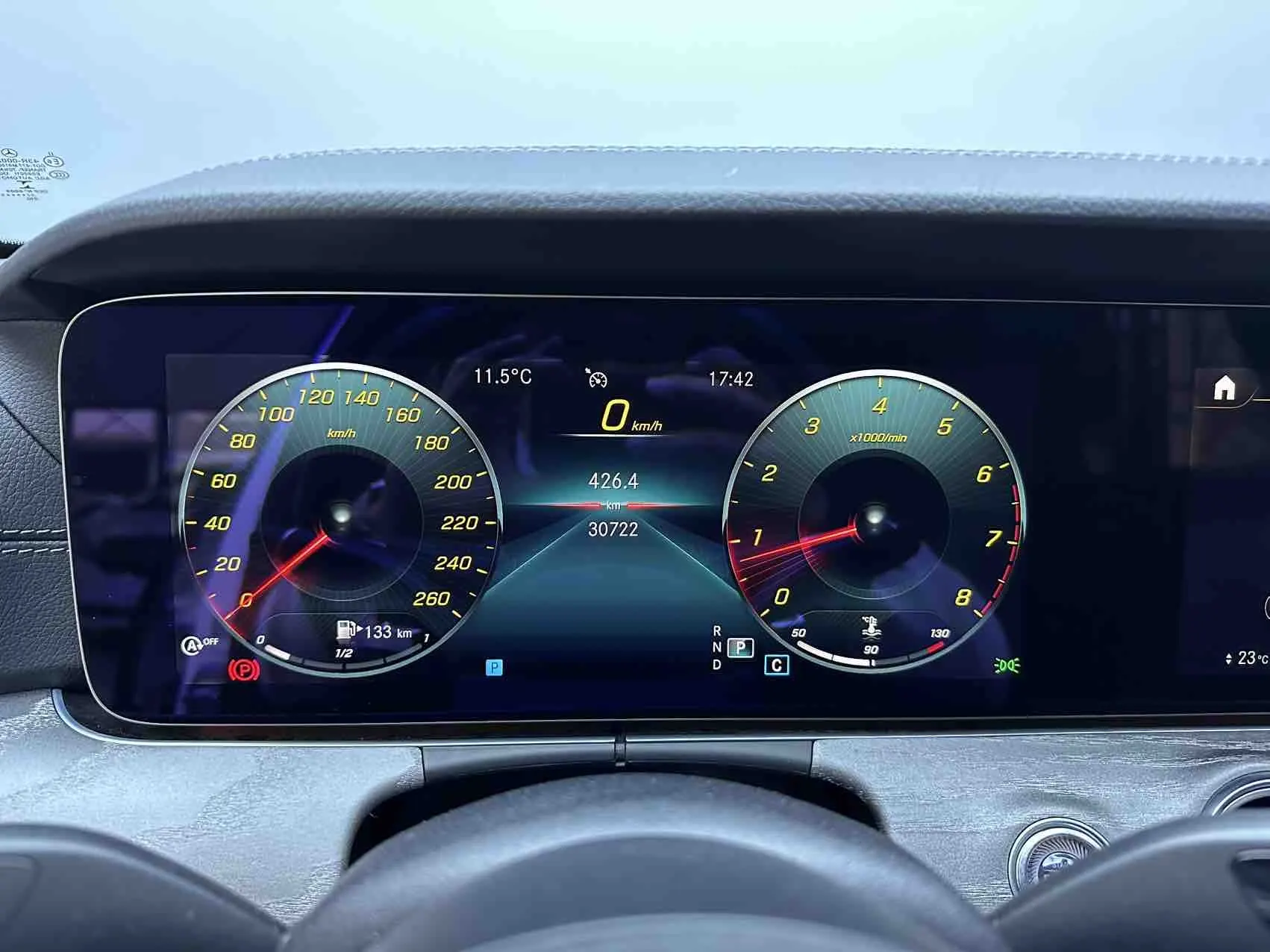 Mercedes-Benz E 300 L, 2023 9