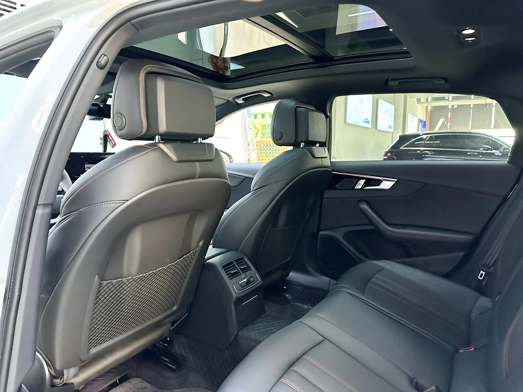 Audi A4L, 2025 14