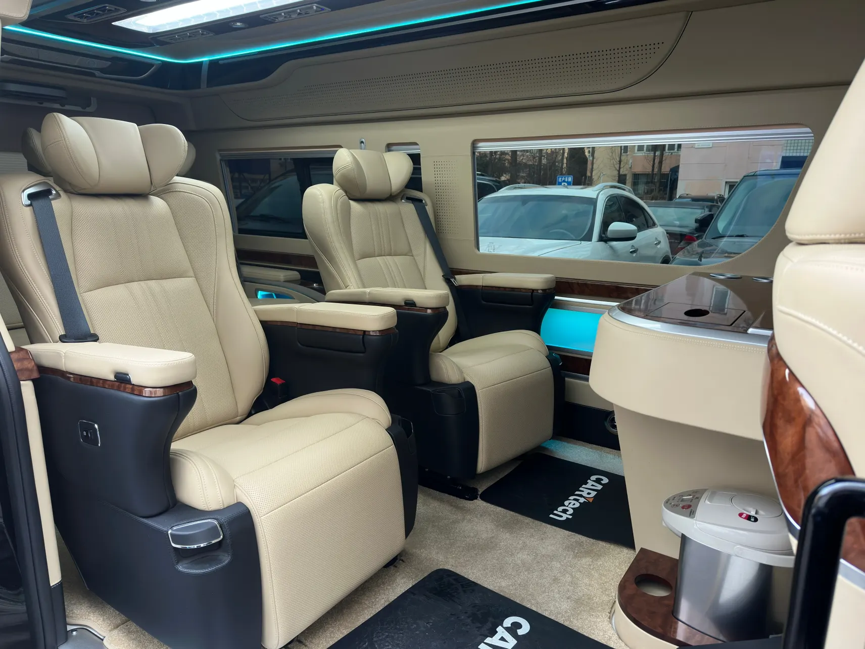 Toyota HiAce, 2026 18