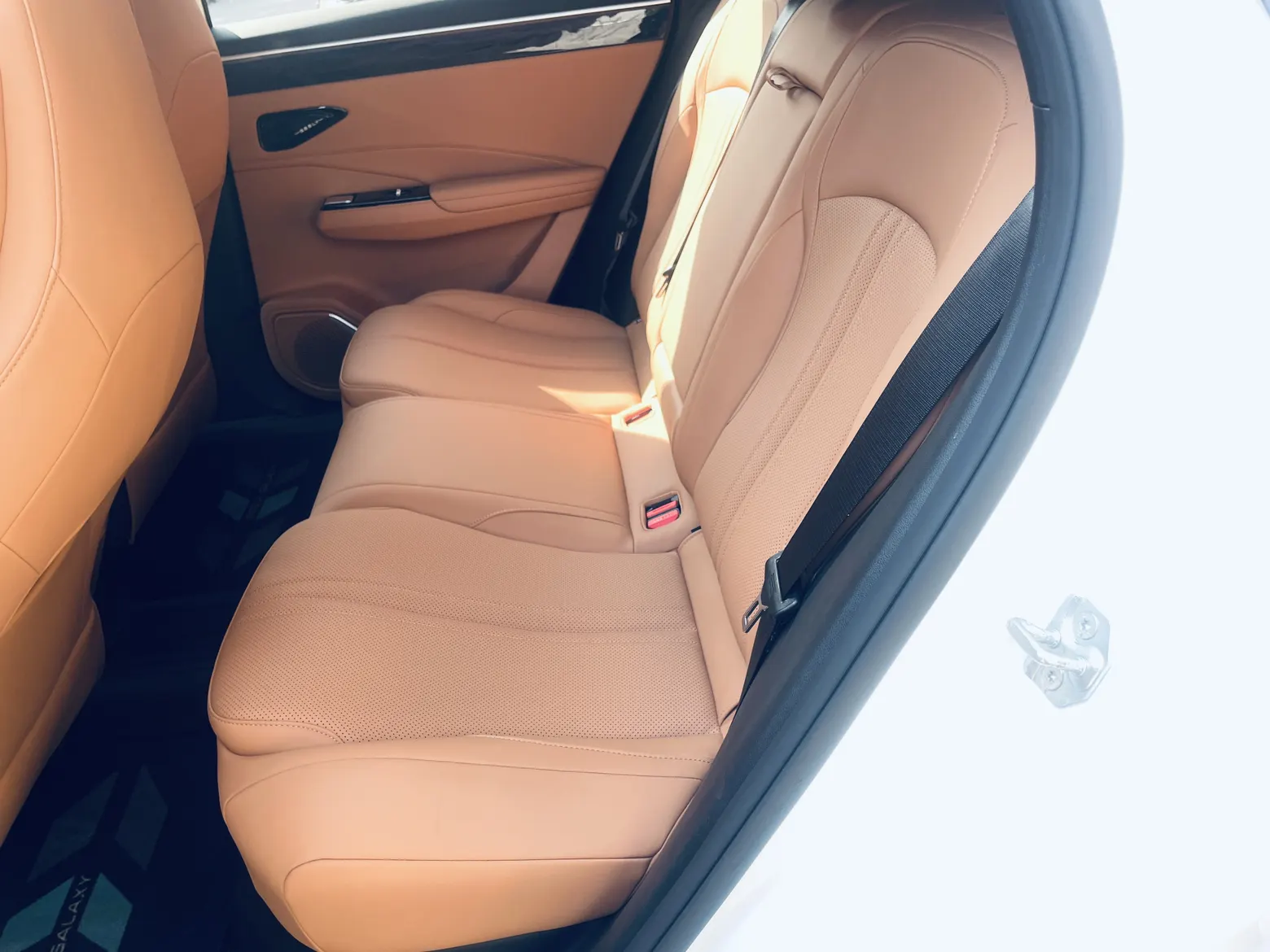 Geely Galaxy Galaxy L7, 2025 13