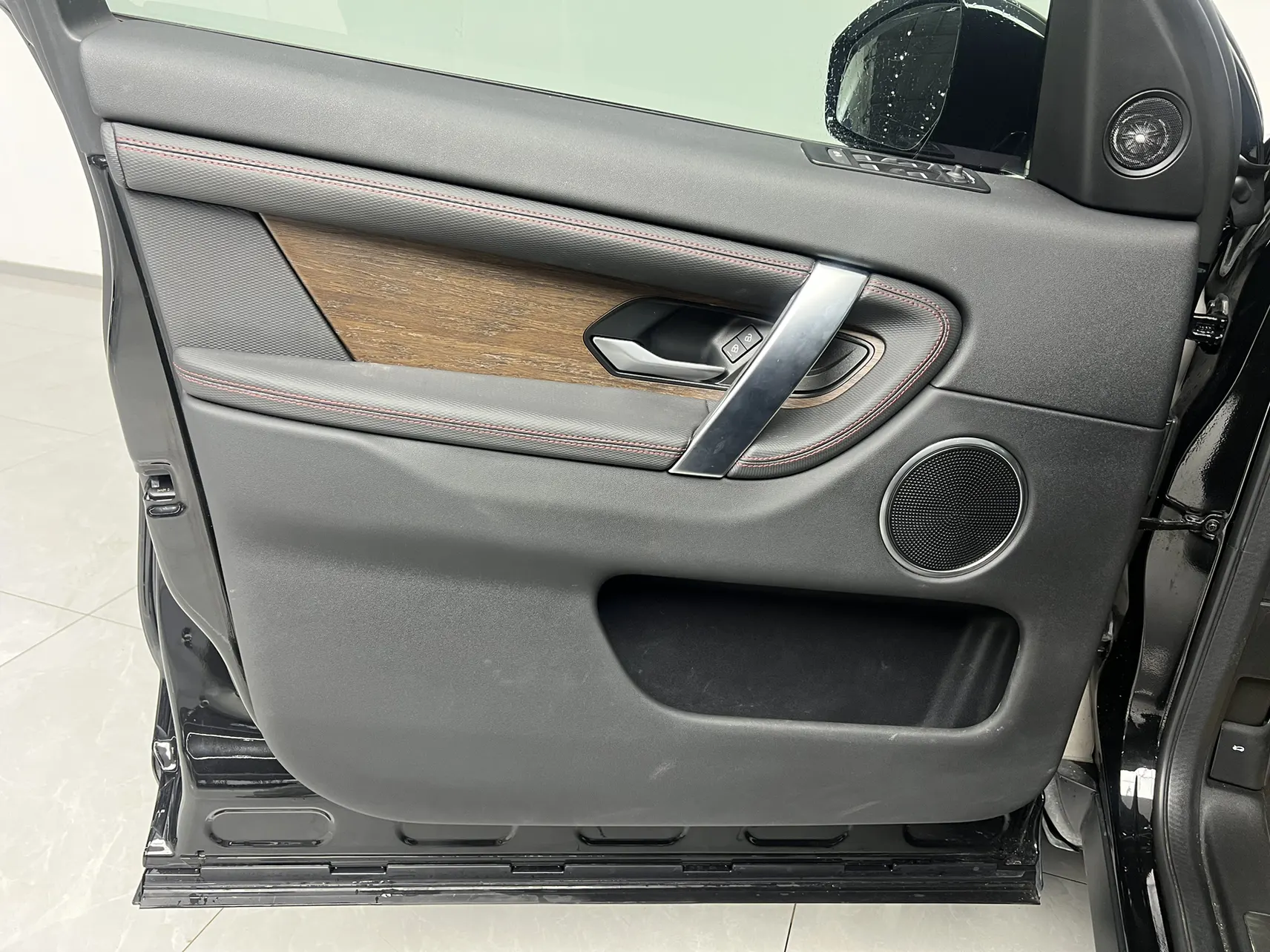 Land Rover Discovery Sport, 2023 11