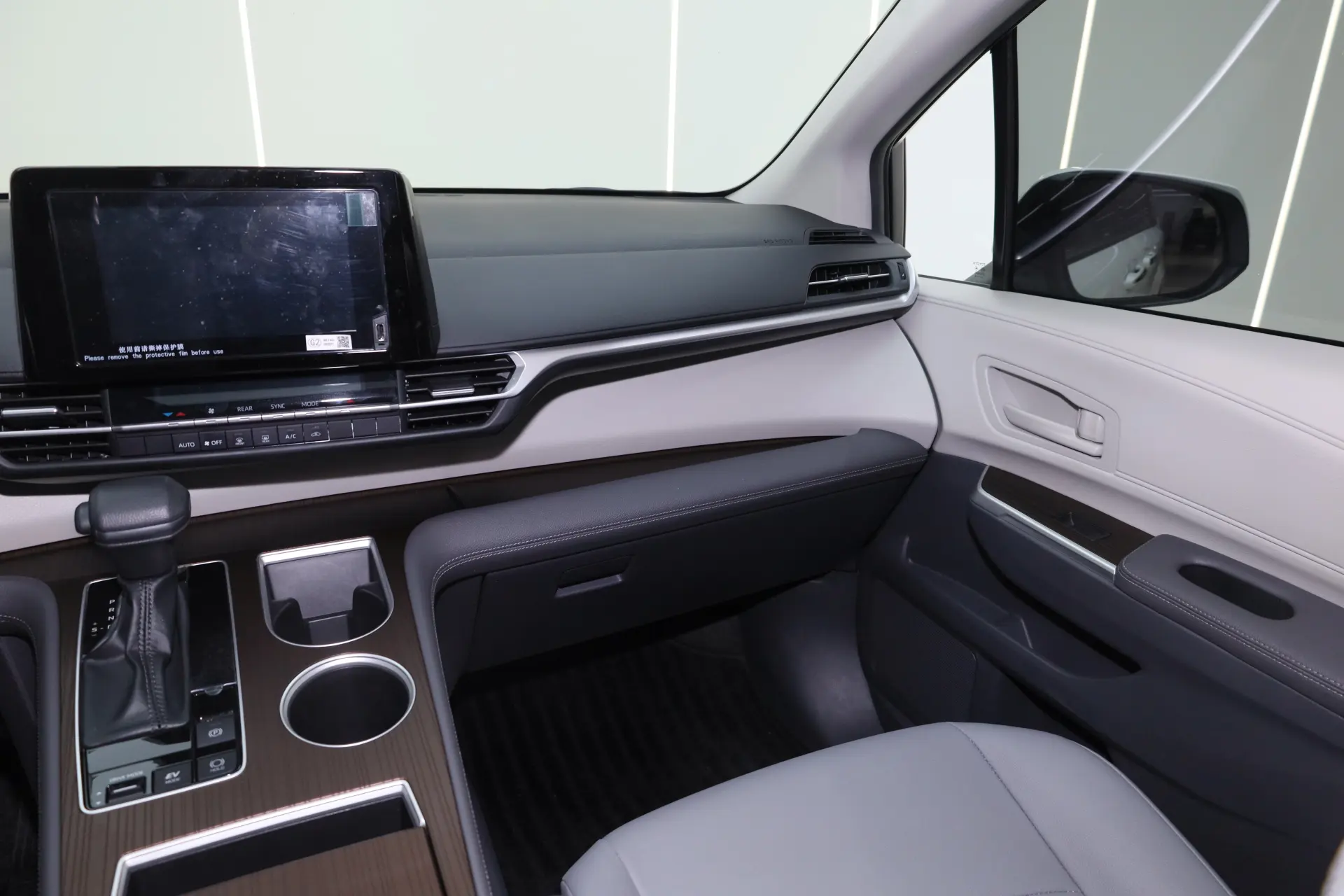 Toyota Granvia, 2024 30