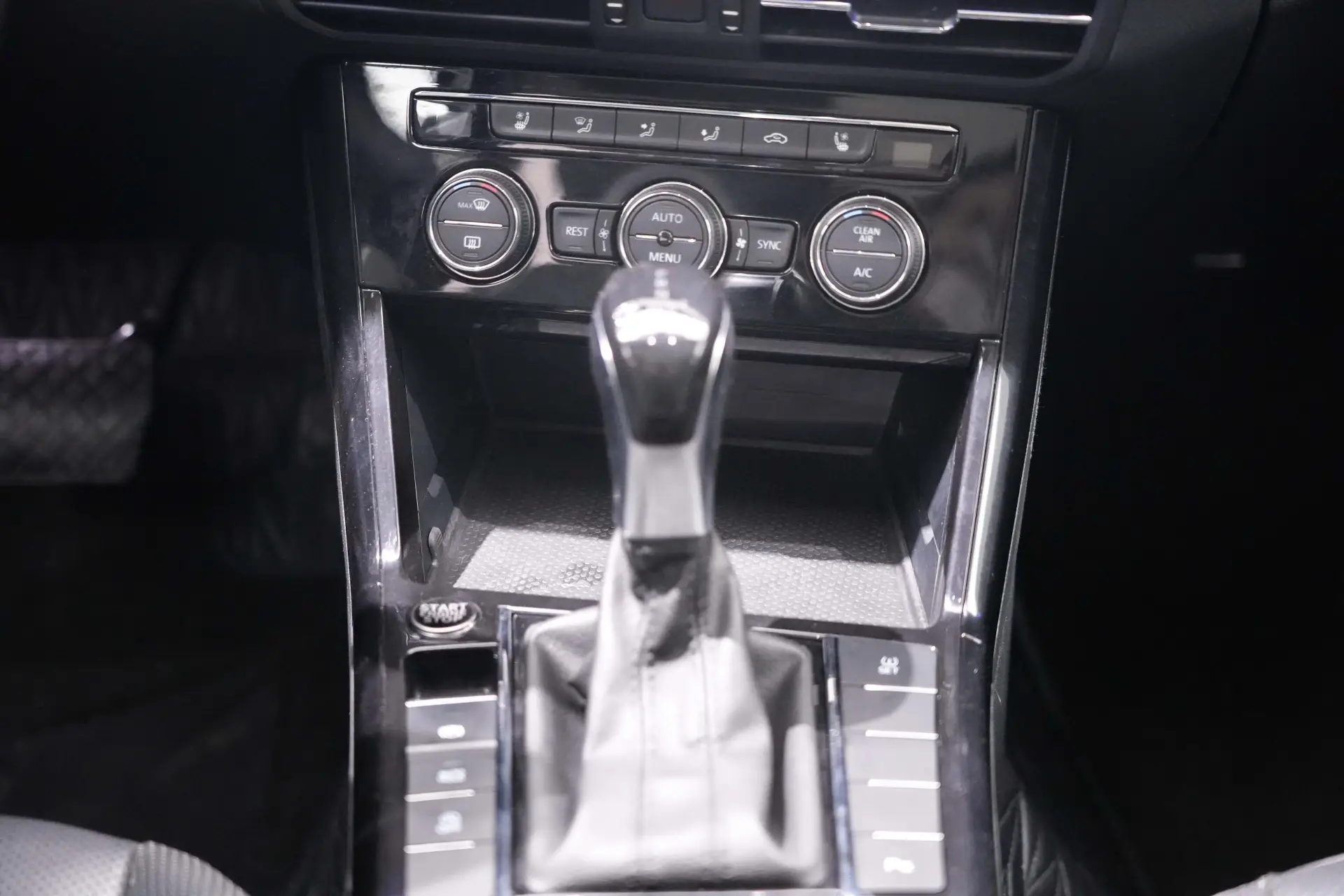 Volkswagen Passat, 2019 24