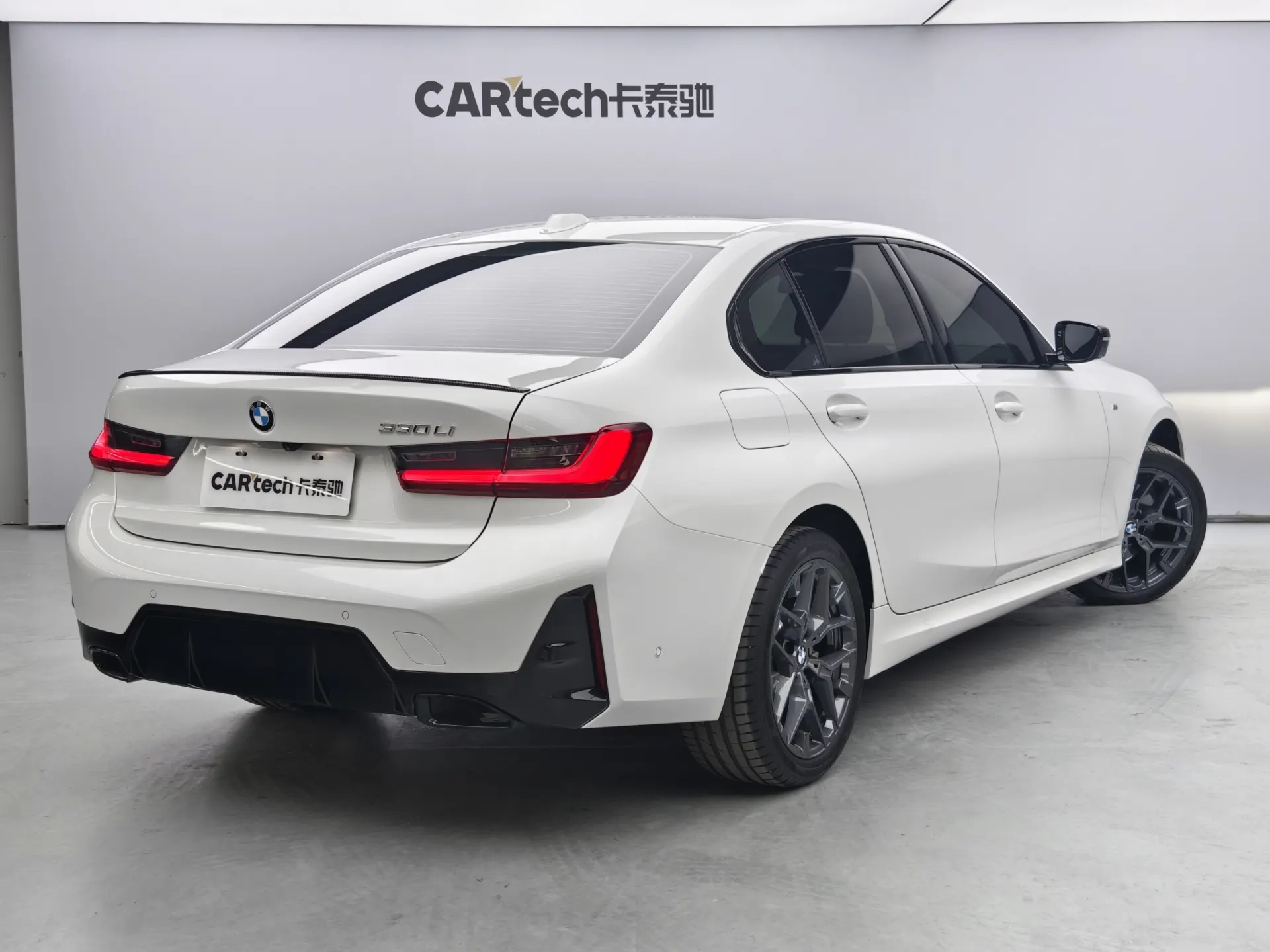 BMW 330Li, 2025 3