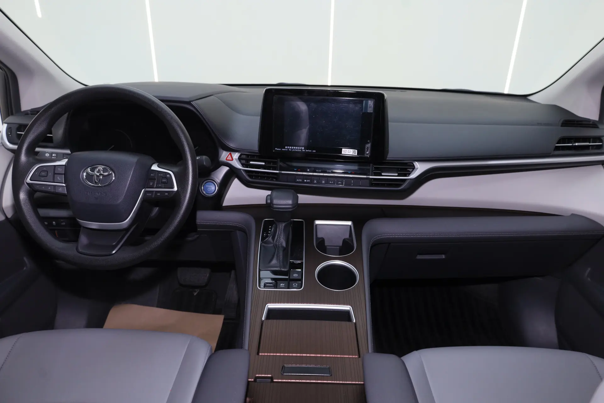 Toyota Granvia, 2024 14