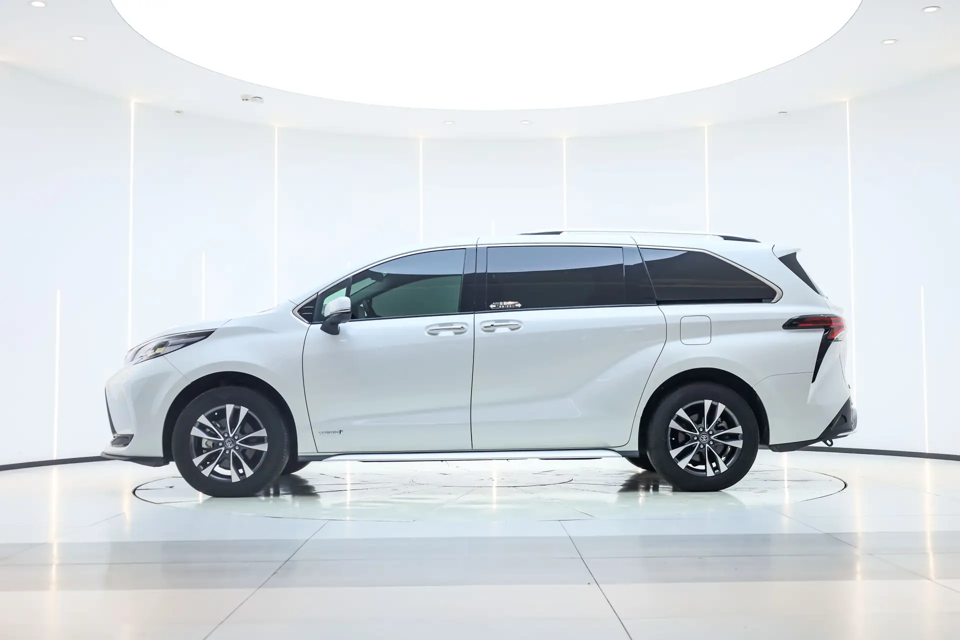 Toyota Granvia, 2024 8
