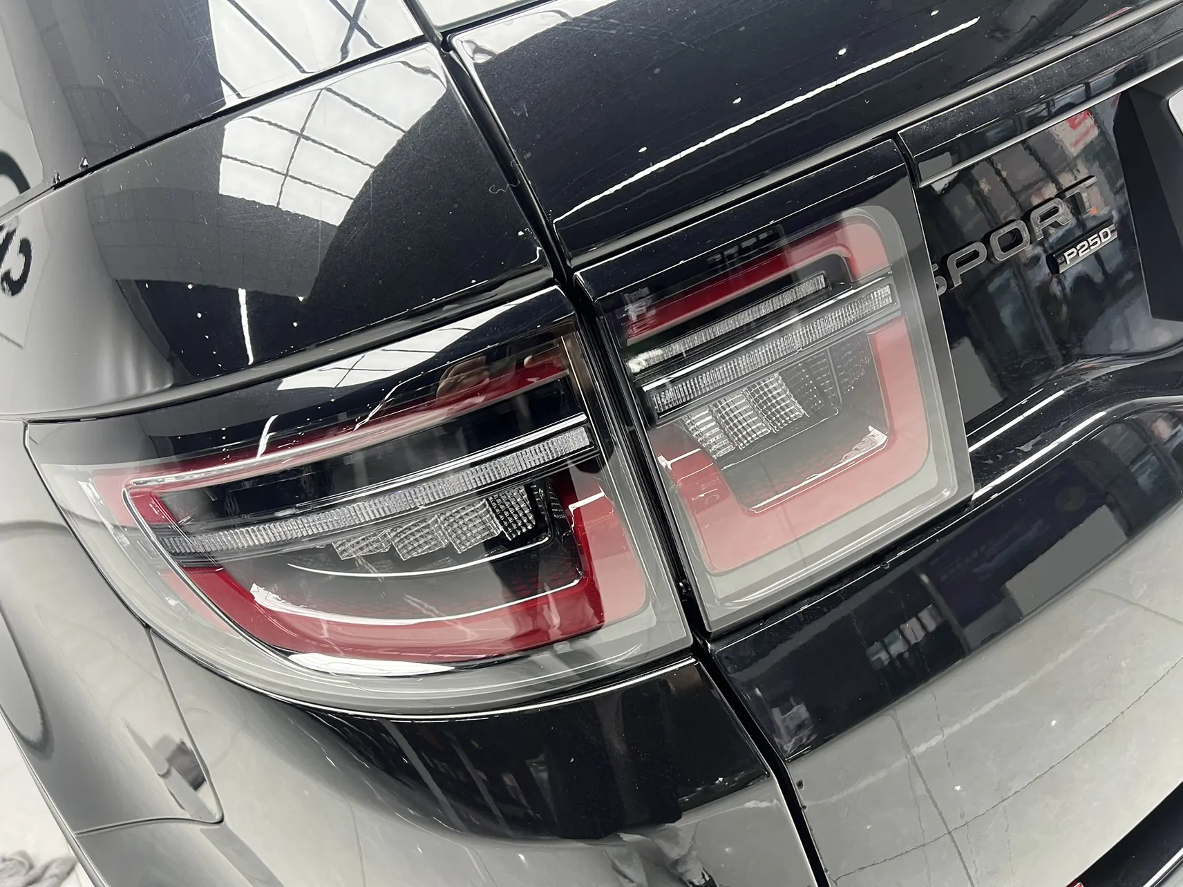 Land Rover Discovery Sport, 2023 6