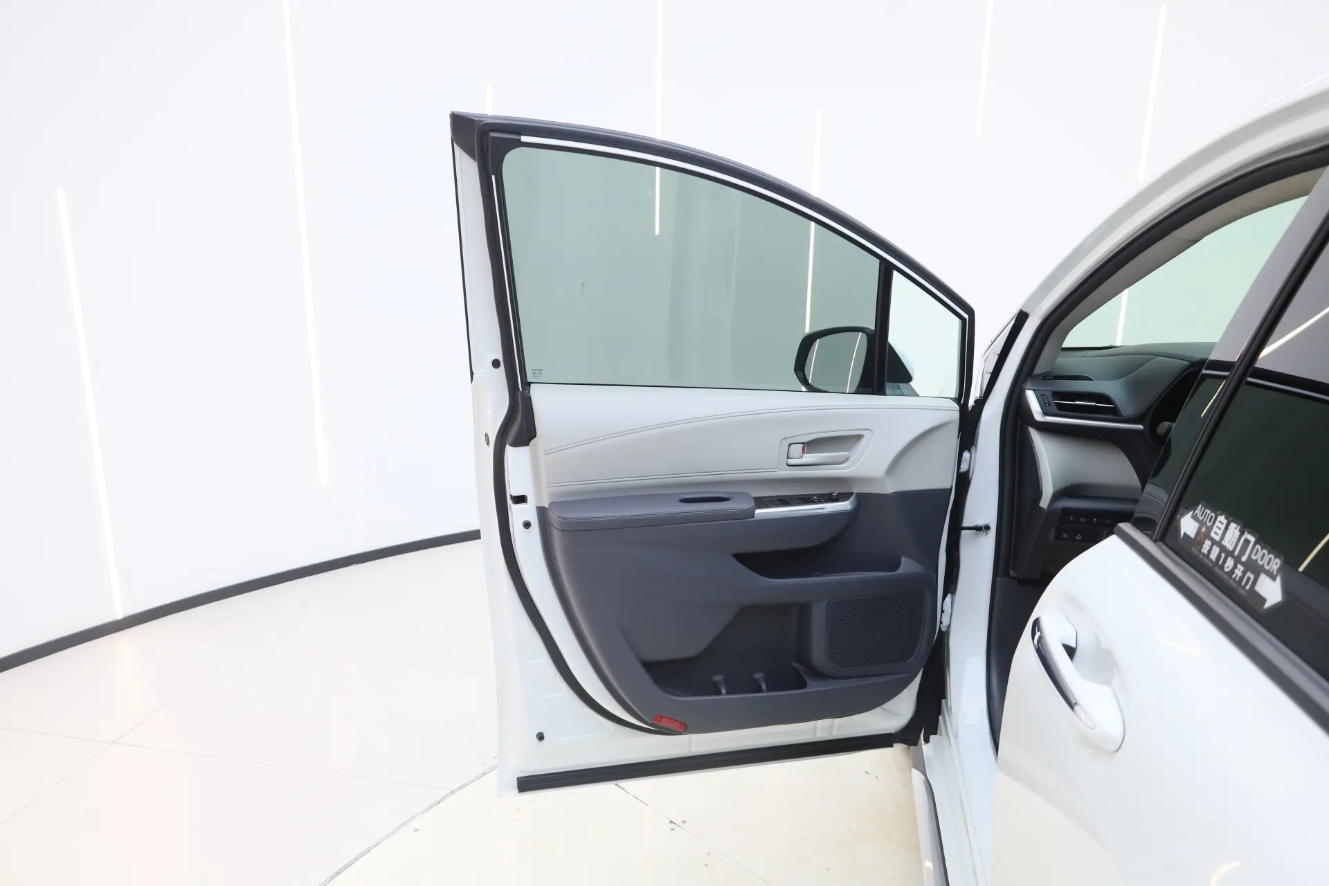 Toyota Granvia, 2024 17