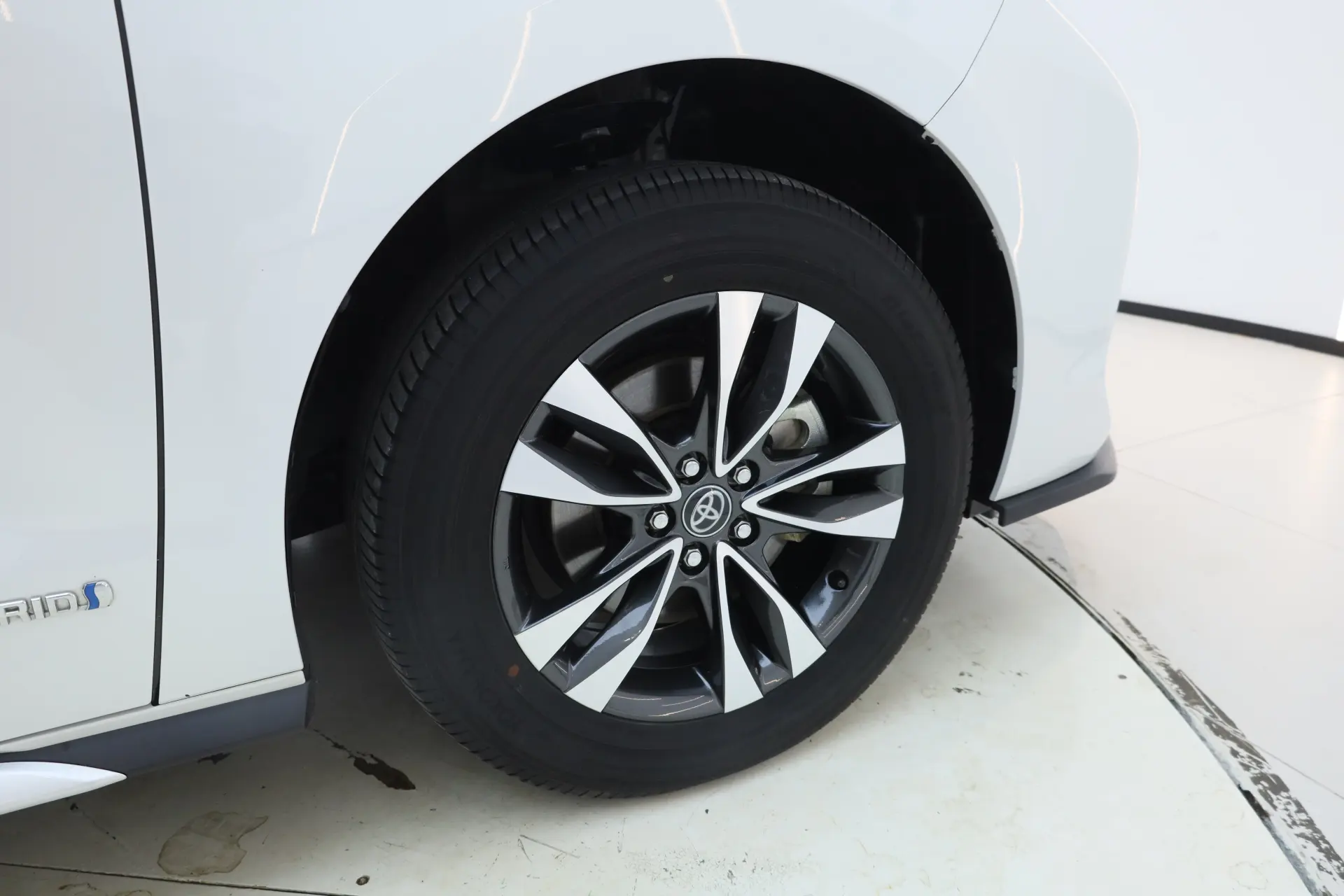 Toyota Granvia, 2024 11