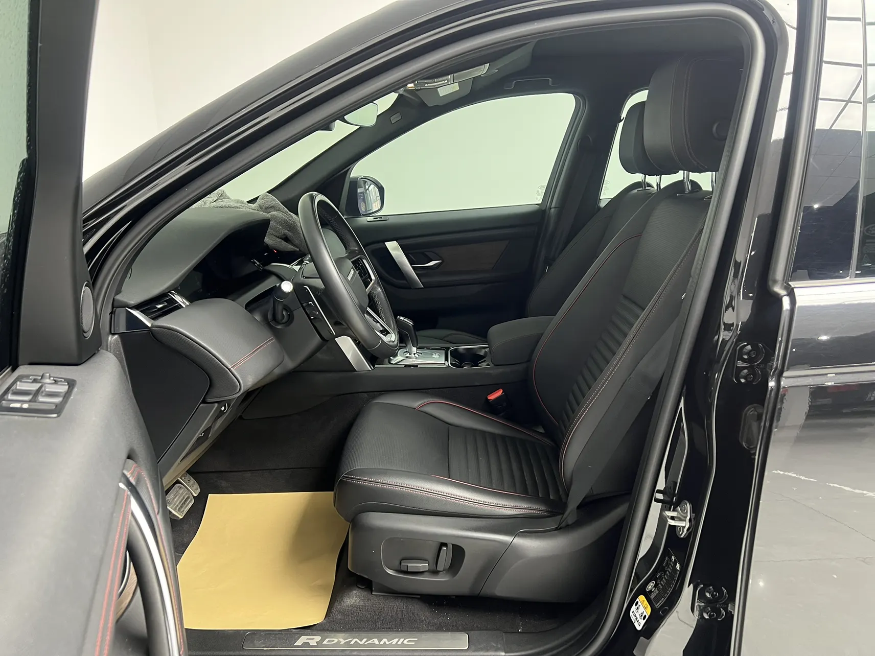 Land Rover Discovery Sport, 2023 12
