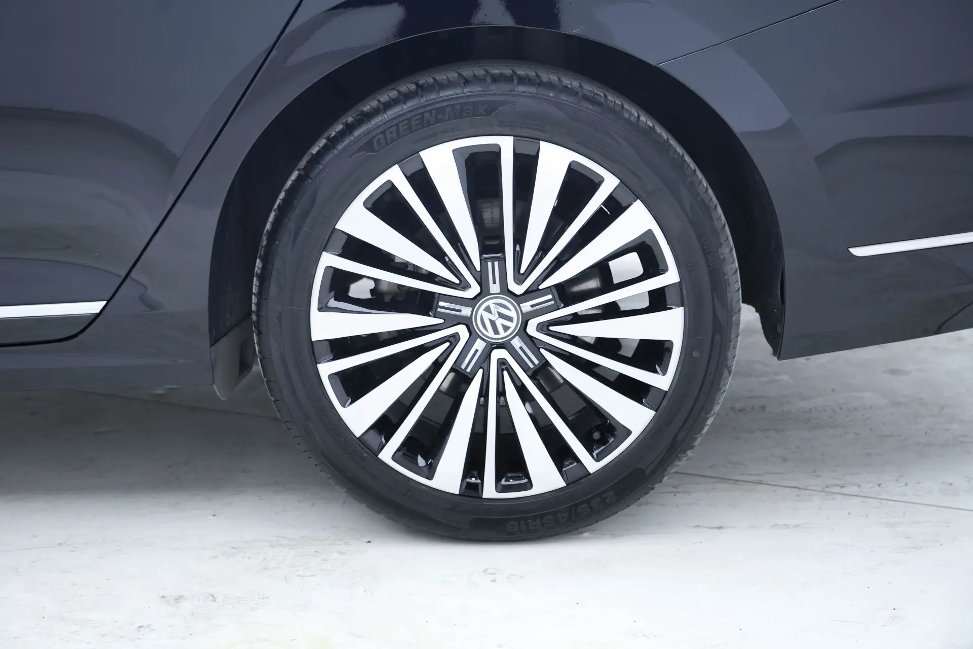 Volkswagen Passat, 2019 11