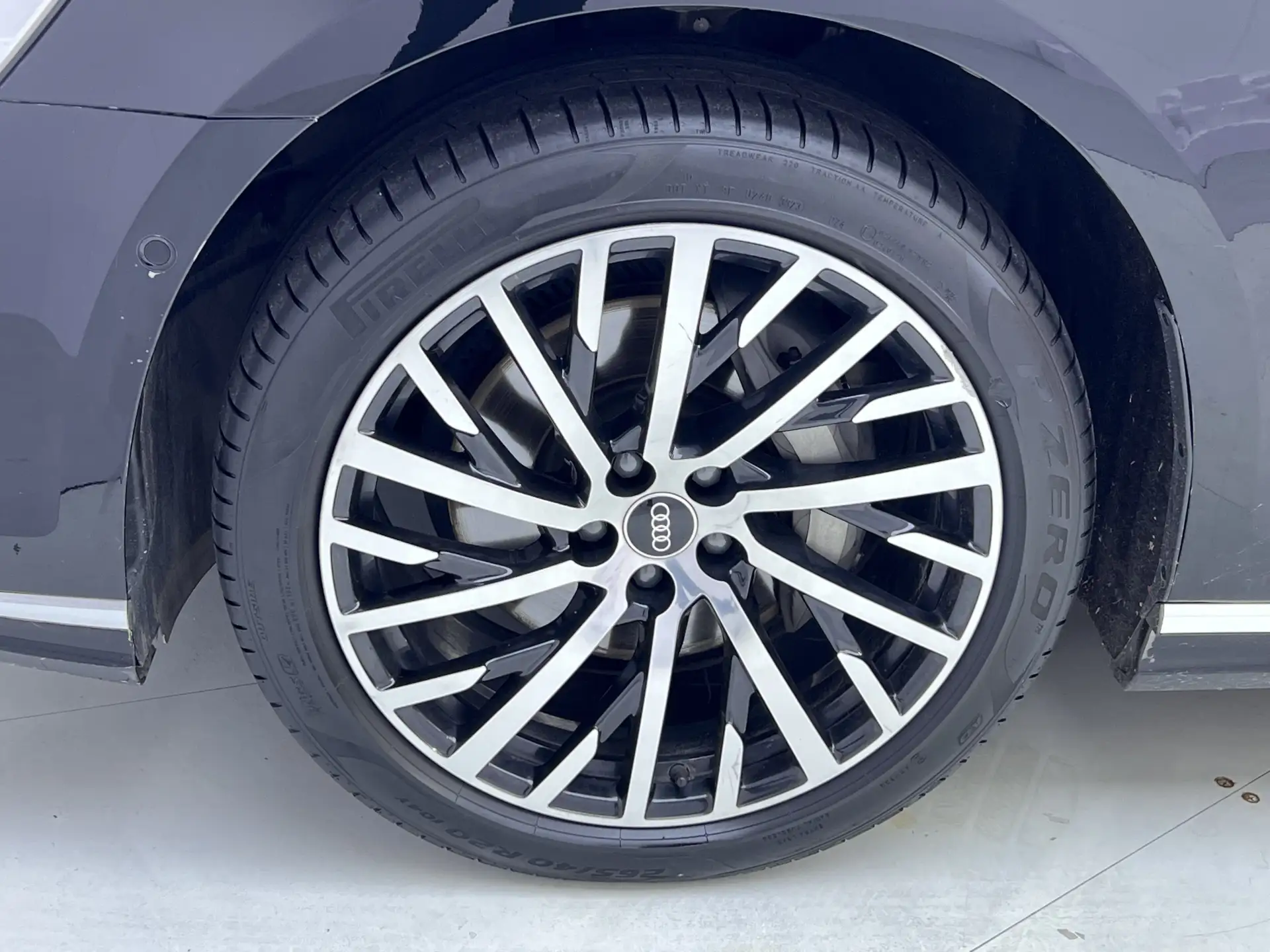 Audi A8L 50 TFSI, 2024 11