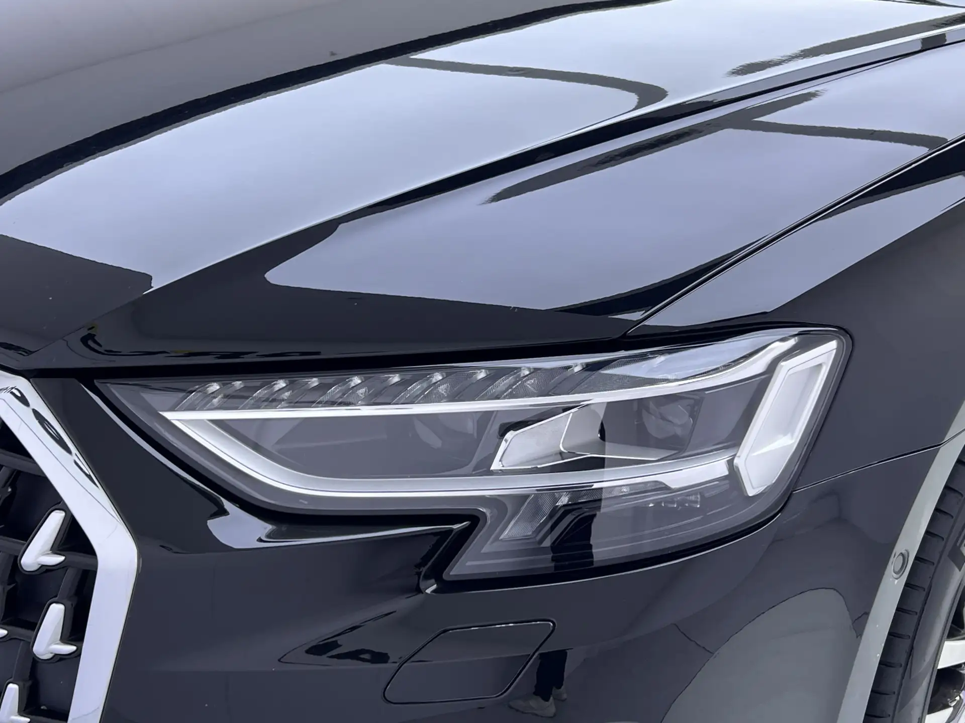 Audi A8L 50 TFSI, 2024 9