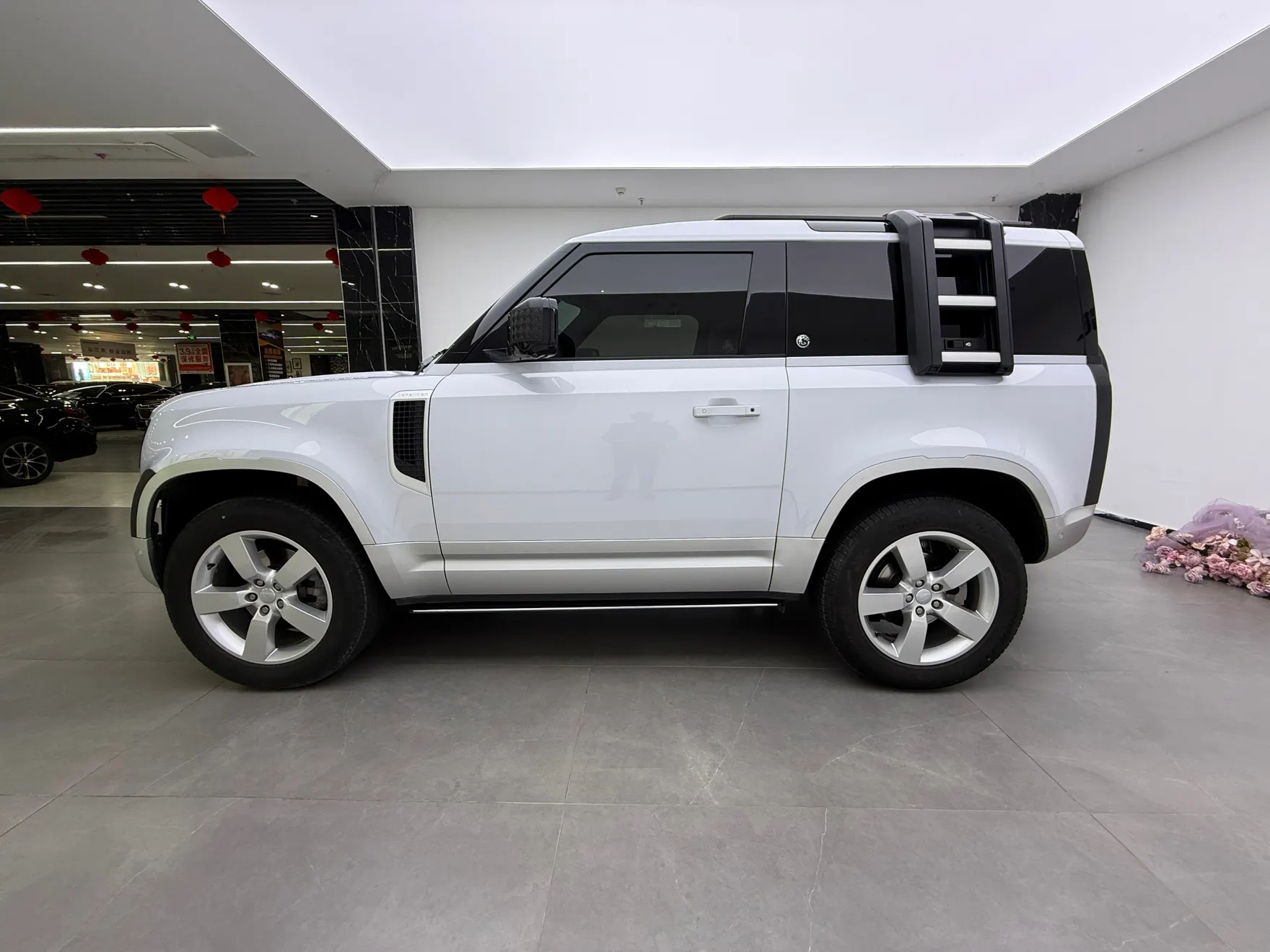 Land Rover Defender, 2023 8