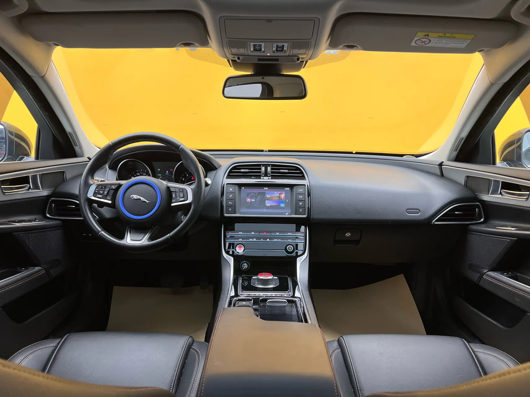 Jaguar XEL, 2019 14