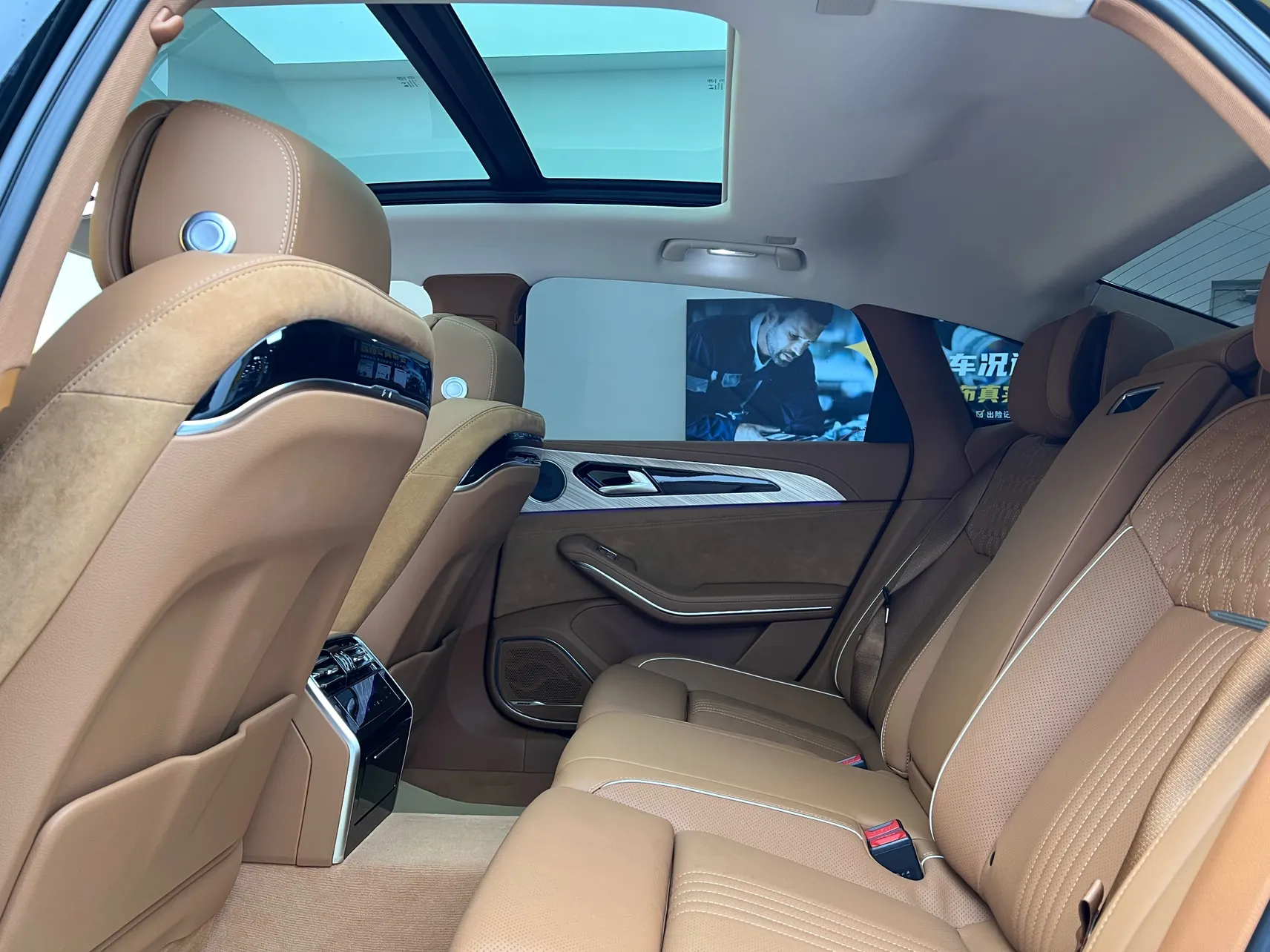 Hongqi H9, 2022 27