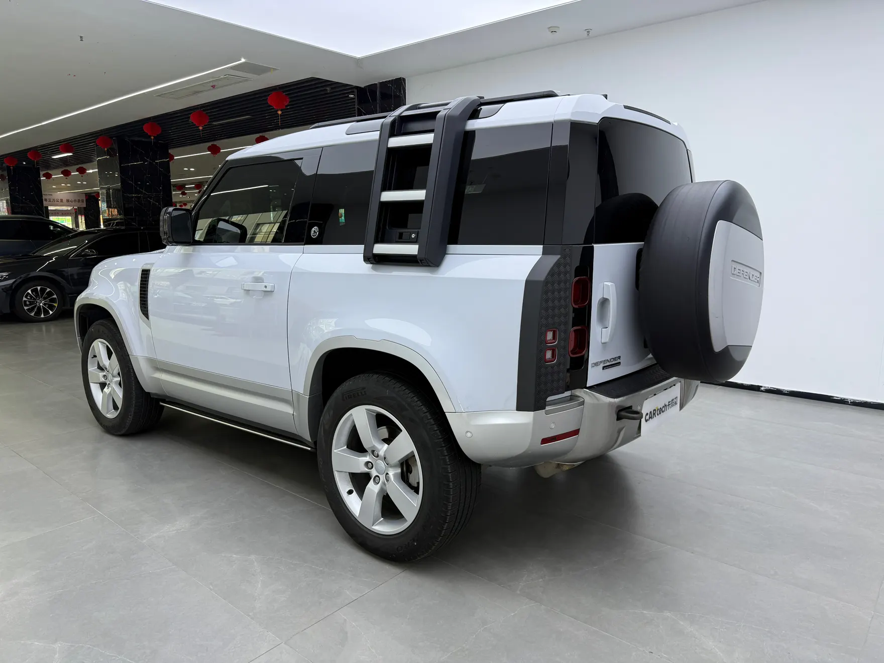 Land Rover Defender, 2023 7