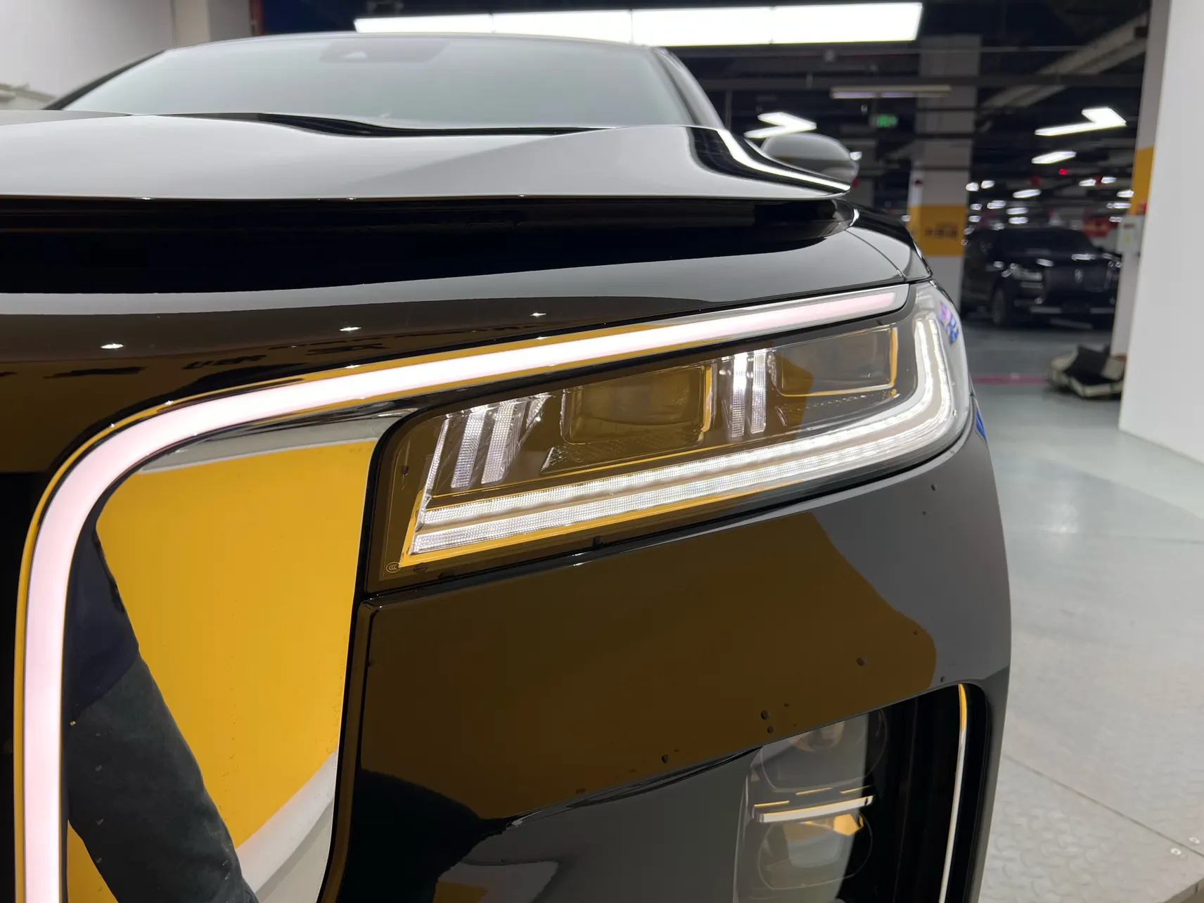 Hongqi H9, 2022 8