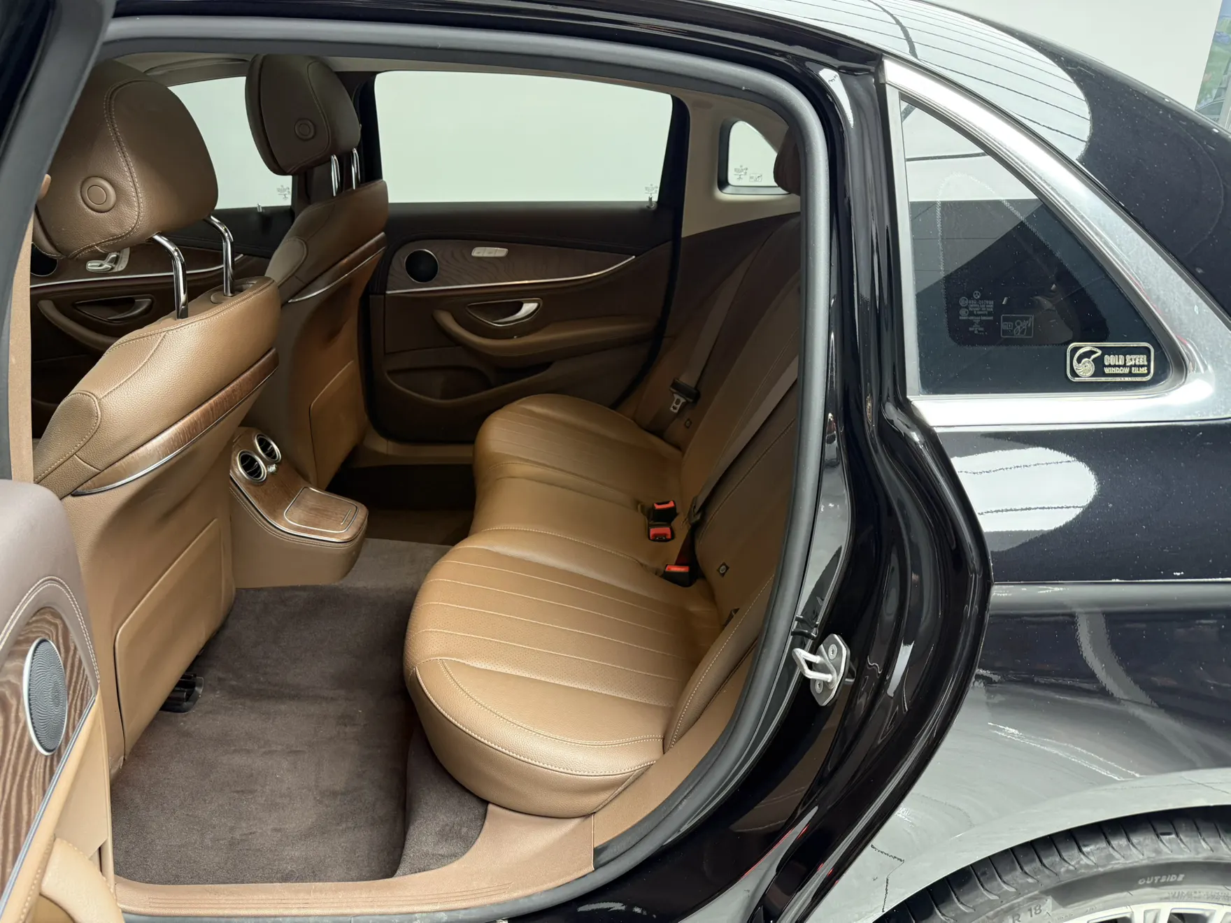 Mercedes-Benz E 300 L, 2023 14