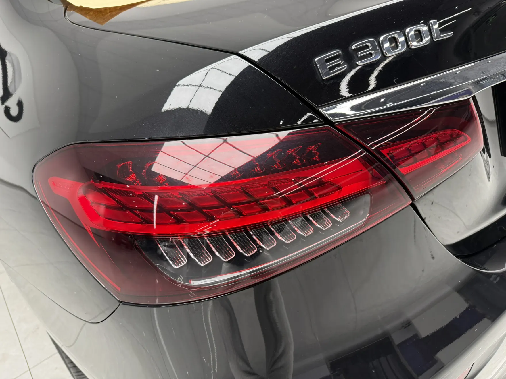 Mercedes-Benz E 300 L, 2023 6