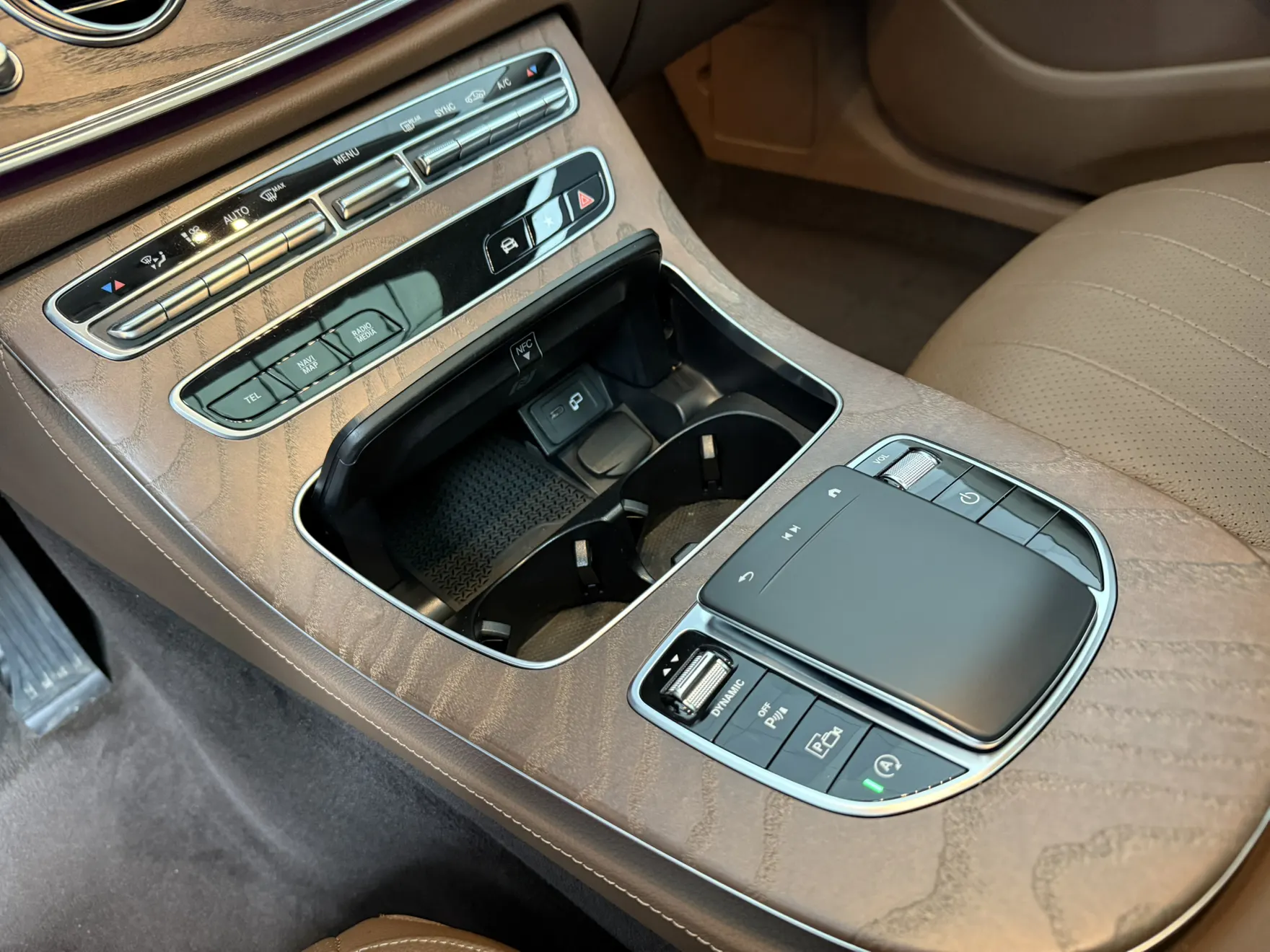 Mercedes-Benz E 300 L, 2023 15