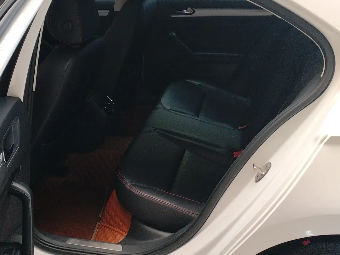 Volkswagen Lamando, 2020 11