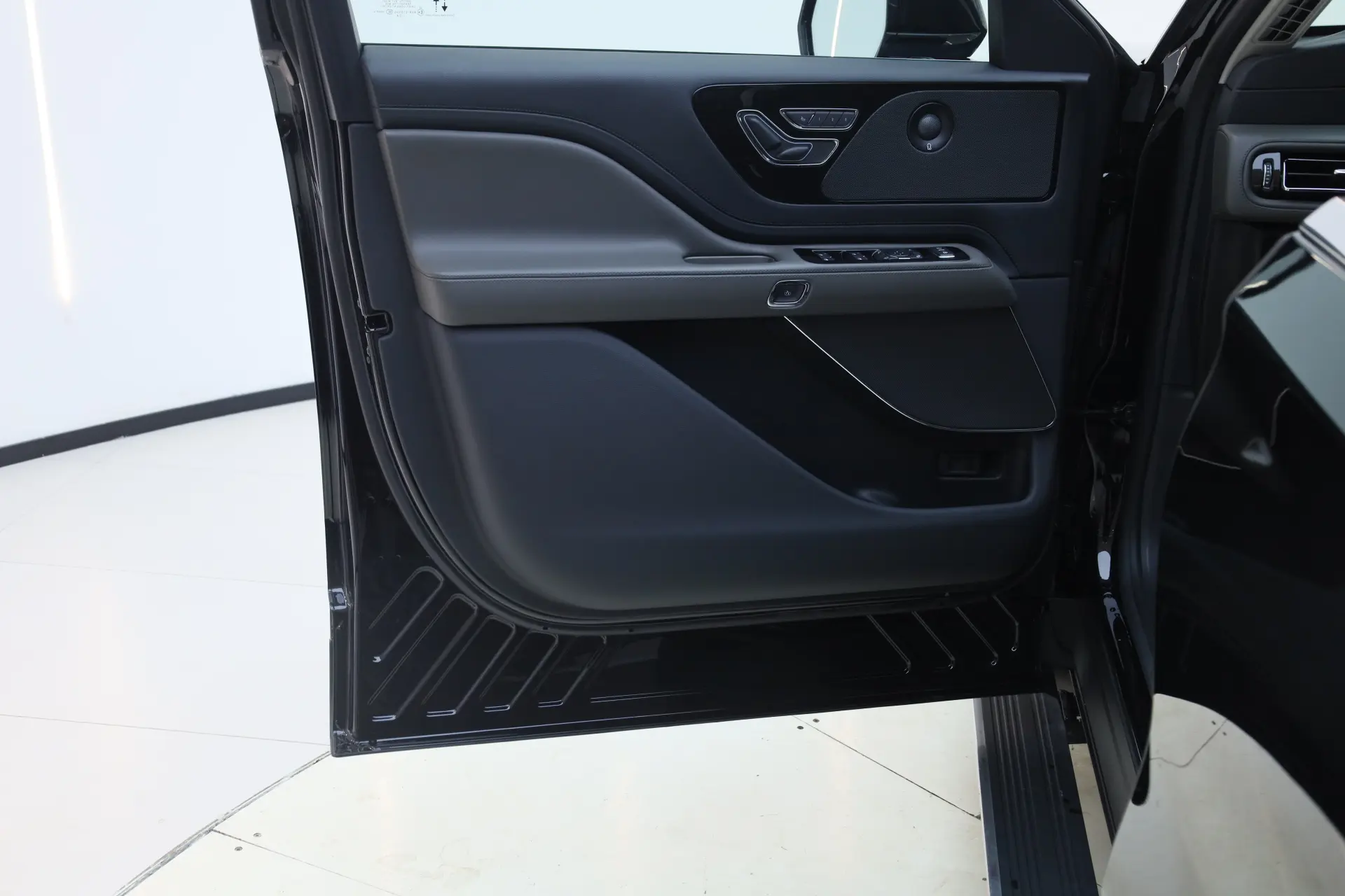Lincoln Aviator, 2025 31