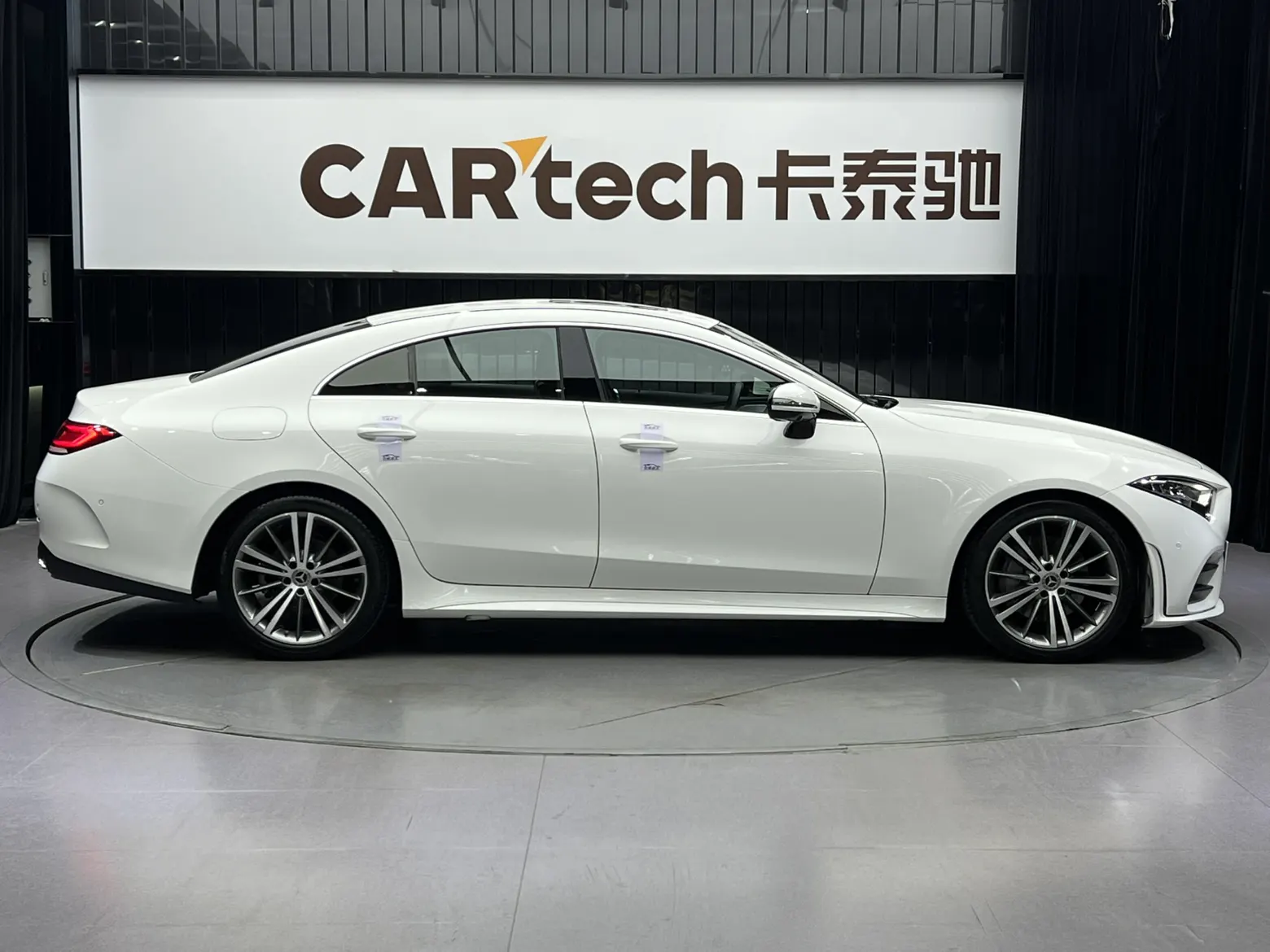Mercedes-Benz CLS 300, 2021 4