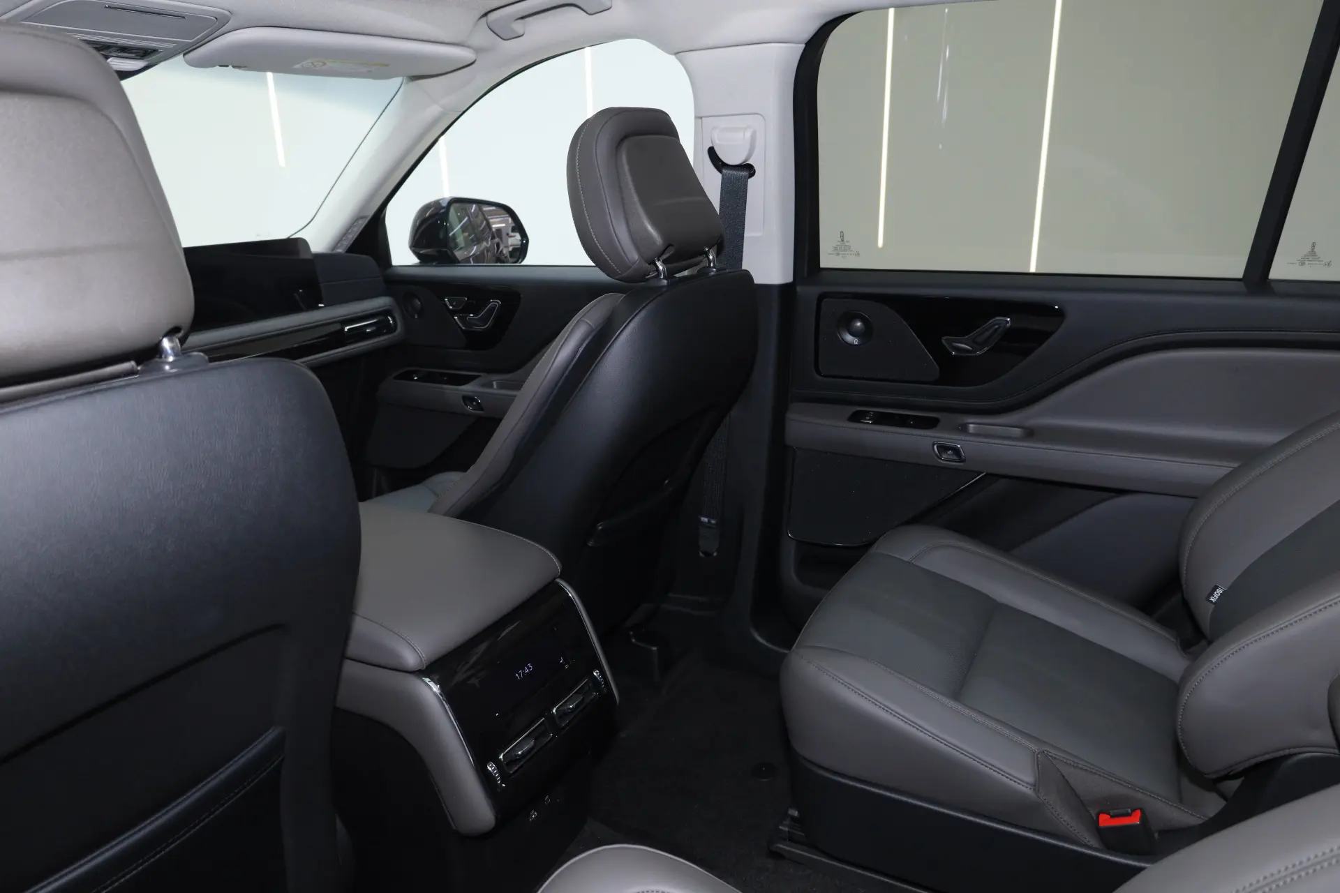 Lincoln Aviator, 2025 28