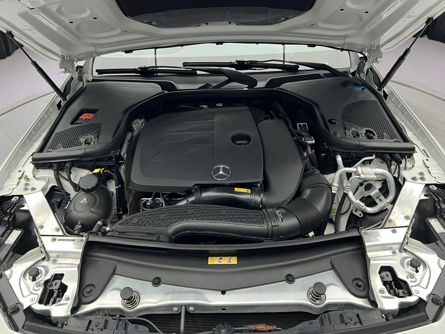Mercedes-Benz CLS 300, 2021 10