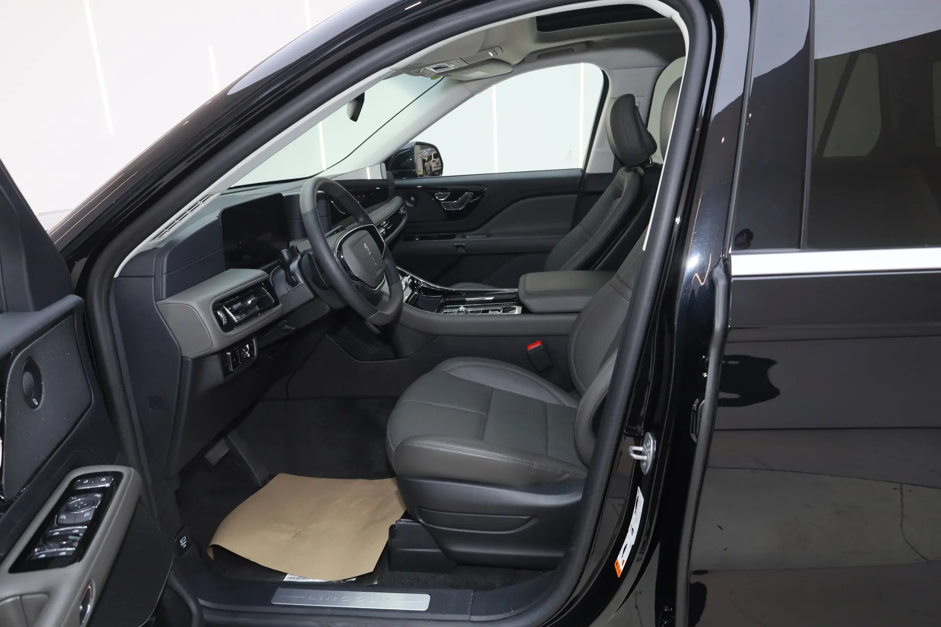 Lincoln Aviator, 2025 18
