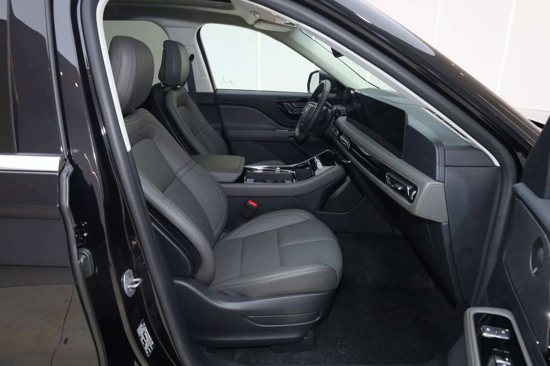 Lincoln Aviator, 2025 19