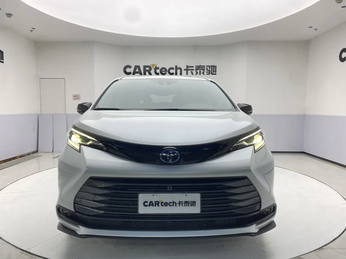 Toyota Sienna, 2024 3
