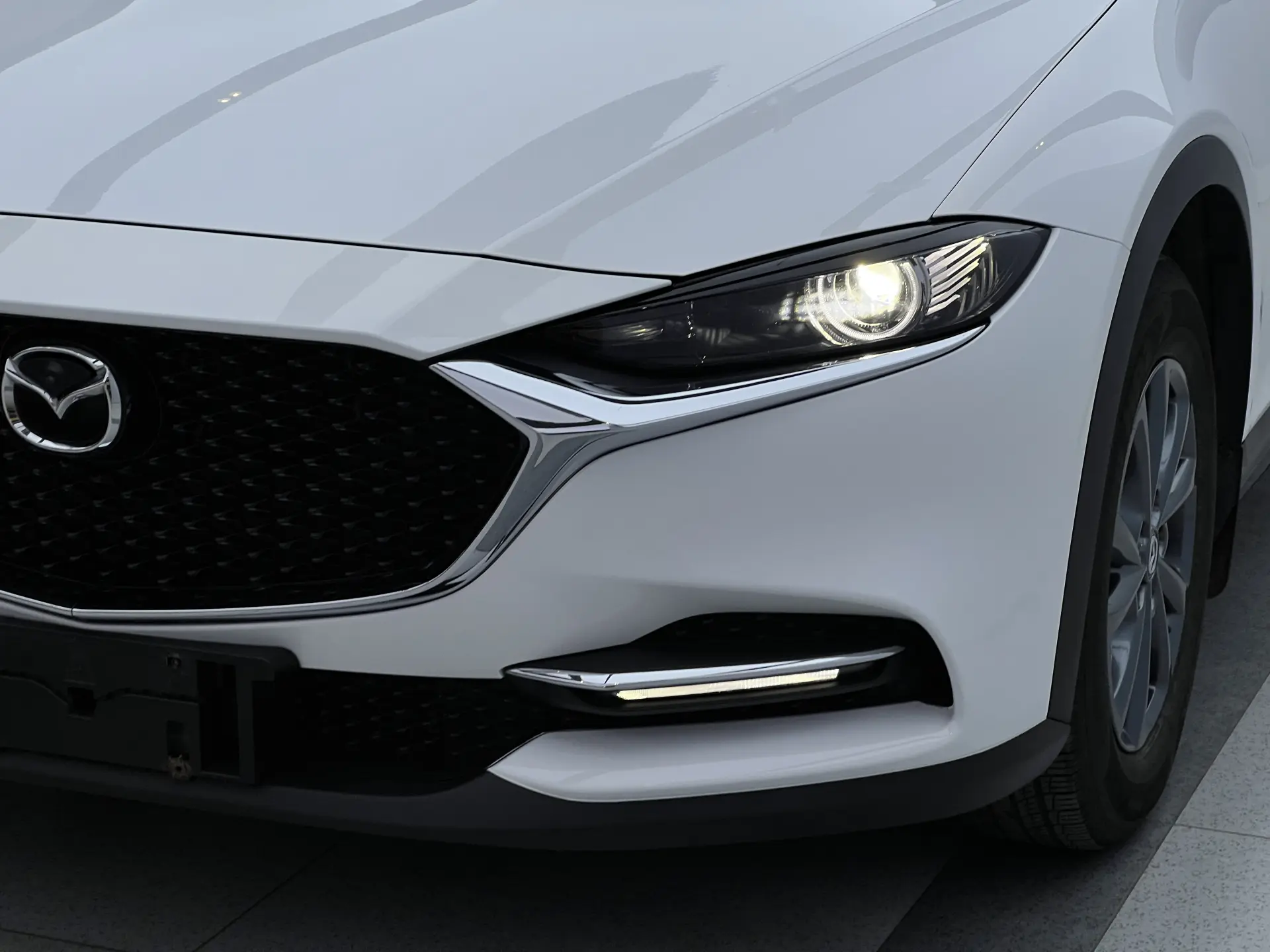 Mazda CX-4, 2023 все фото