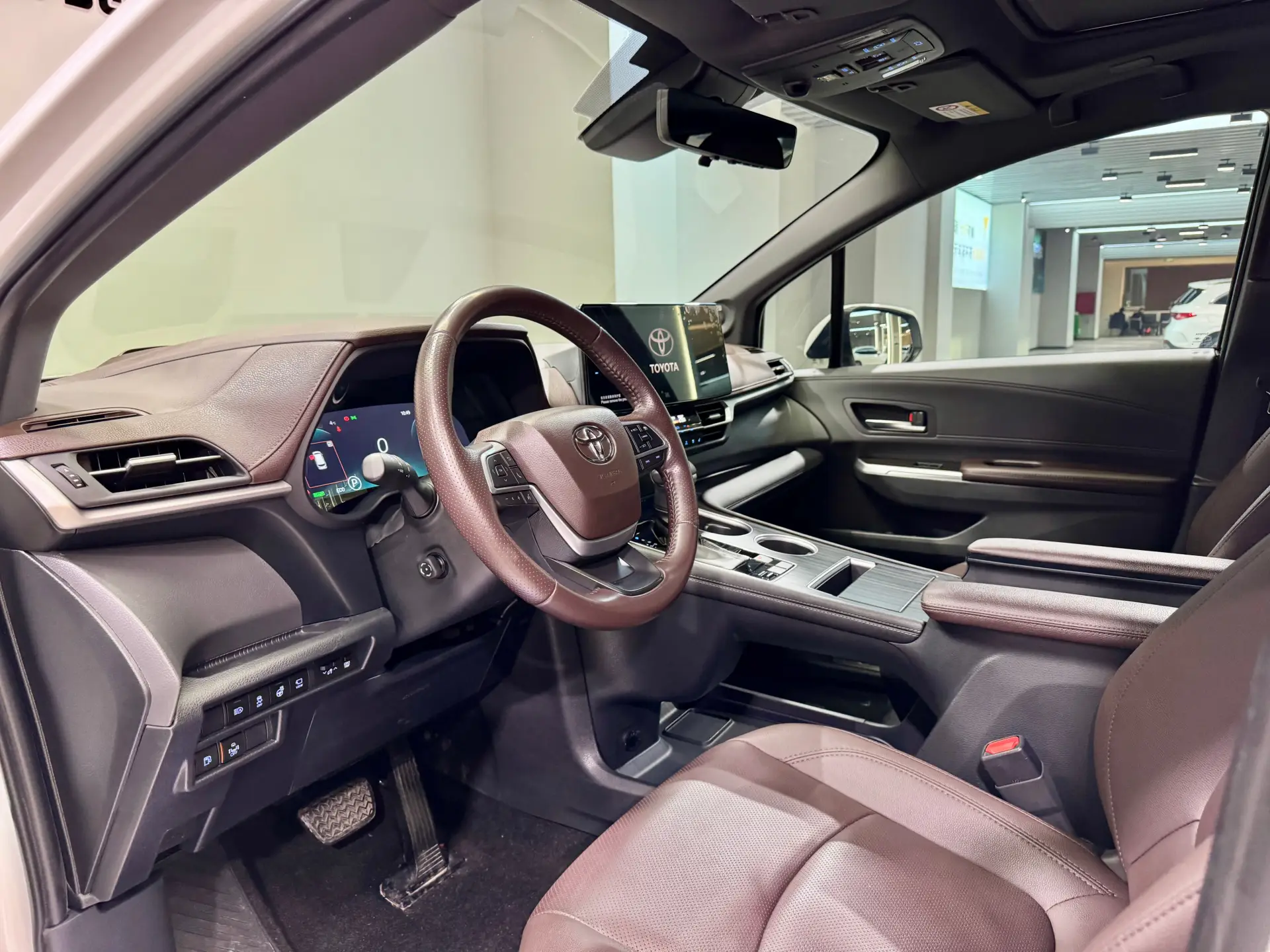 Toyota Sienna, 2023 13