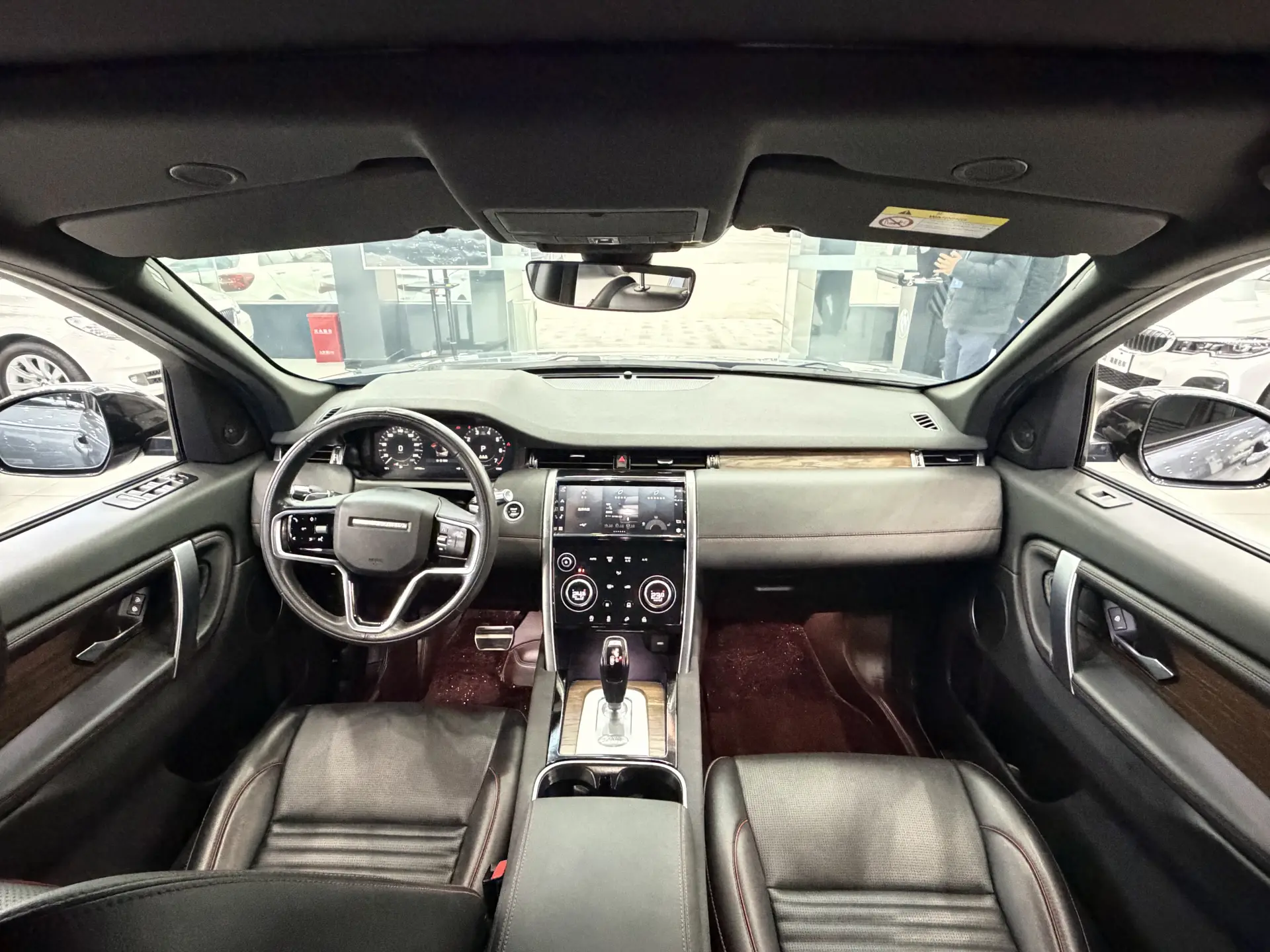 Land Rover Discovery Sport, 2023 все фото