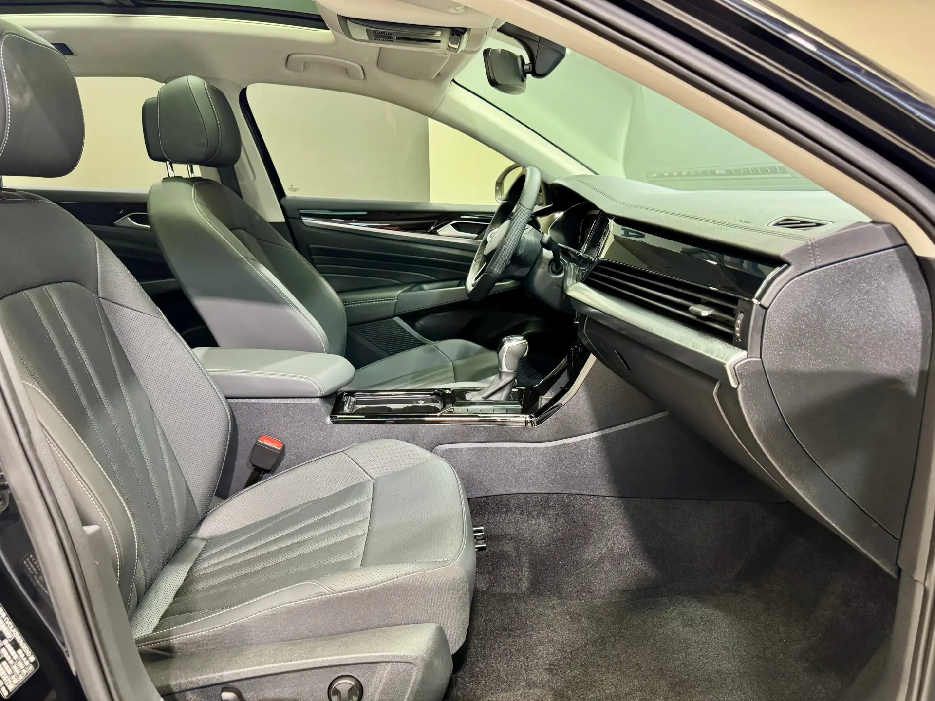 Volkswagen Passat, 2025 15