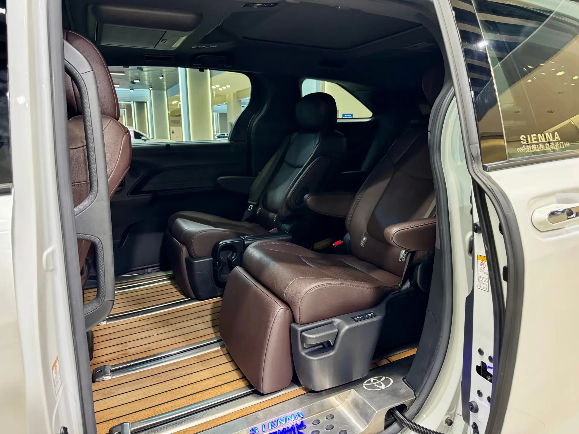 Toyota Sienna, 2023 25