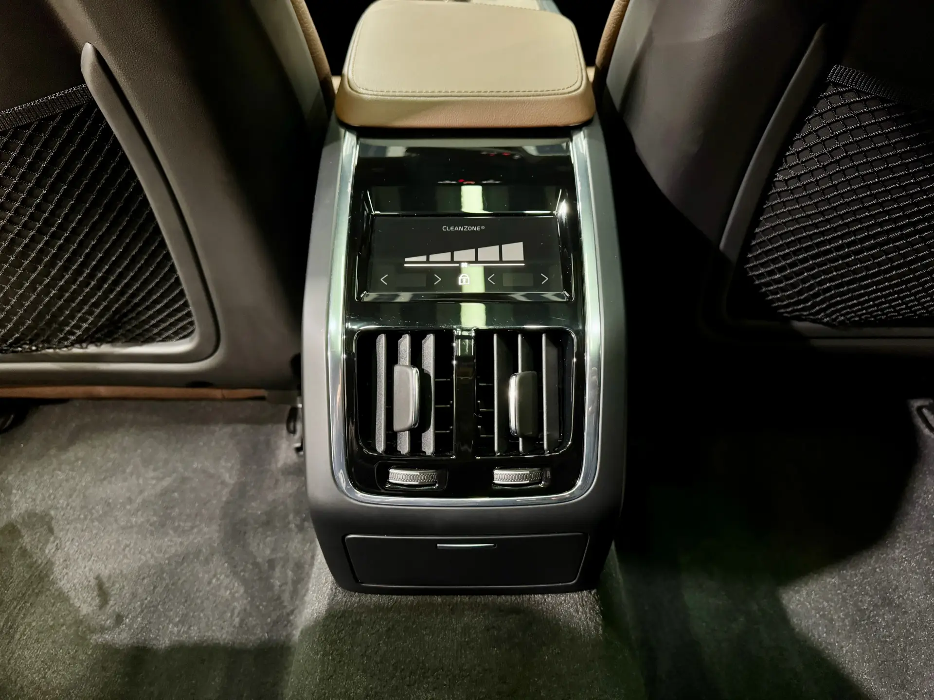 Volvo S90, 2025 26