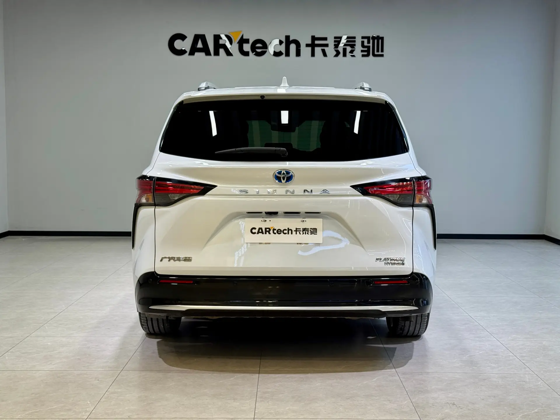 Toyota Sienna, 2023 все фото