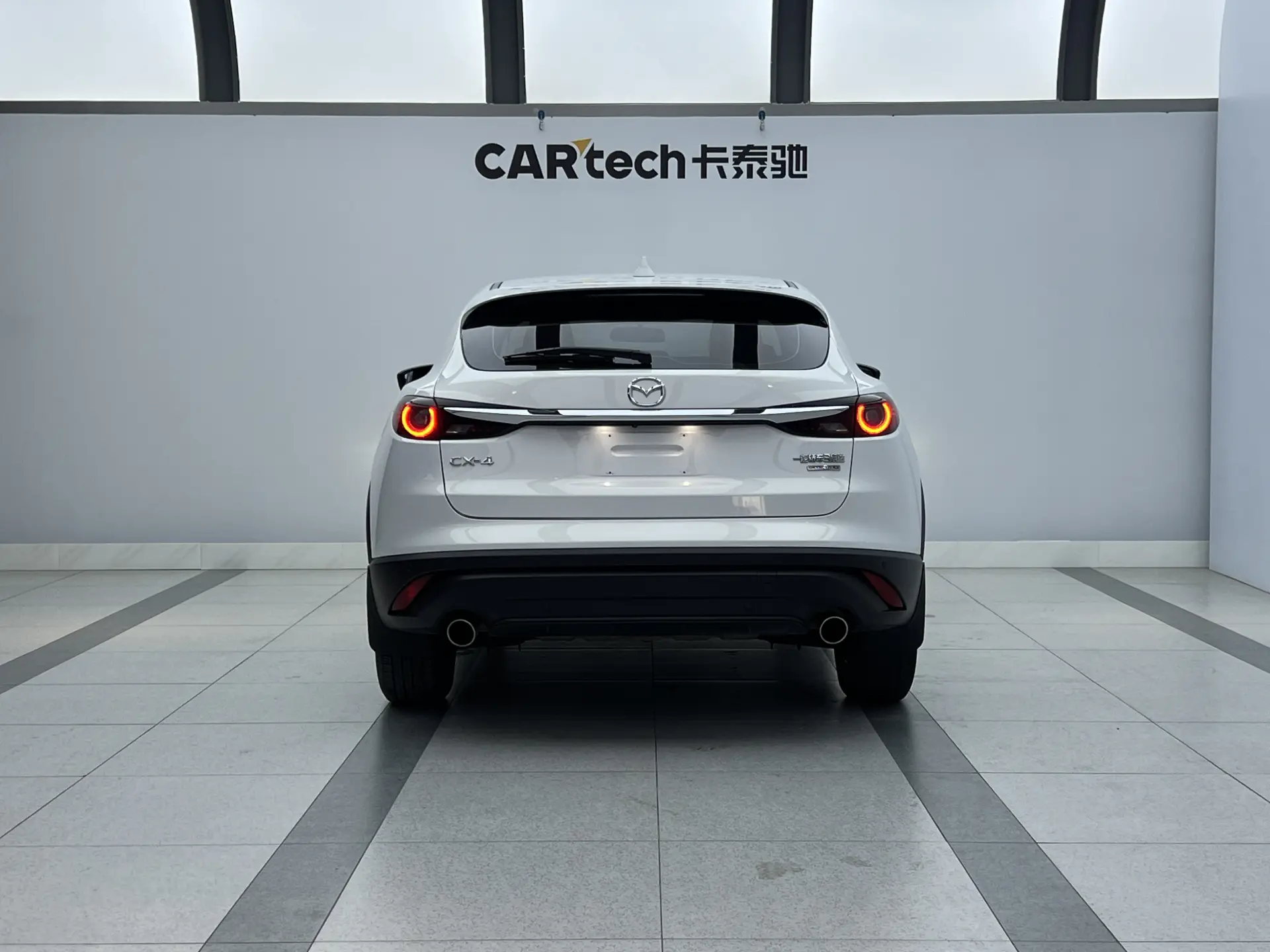 Mazda CX-4, 2023 3