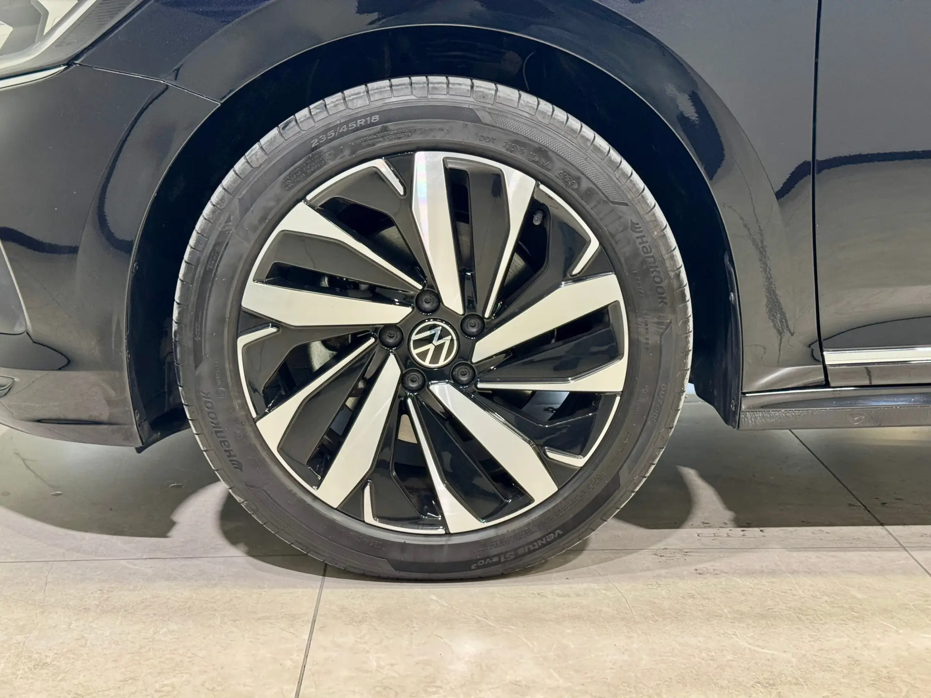 Volkswagen Passat, 2025 10