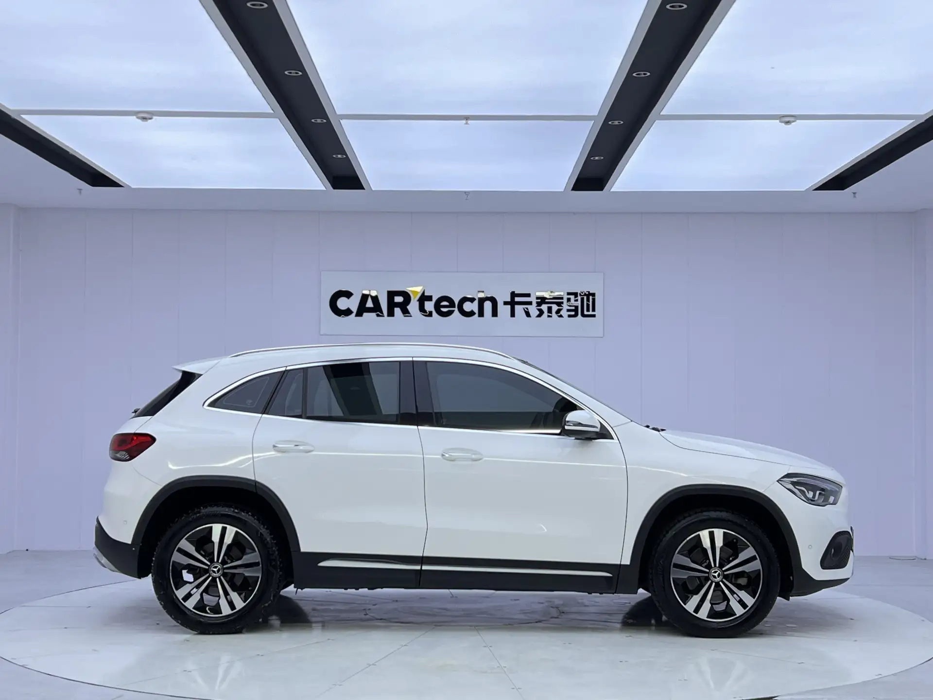 Mercedes-Benz GLA 200, 2020 4