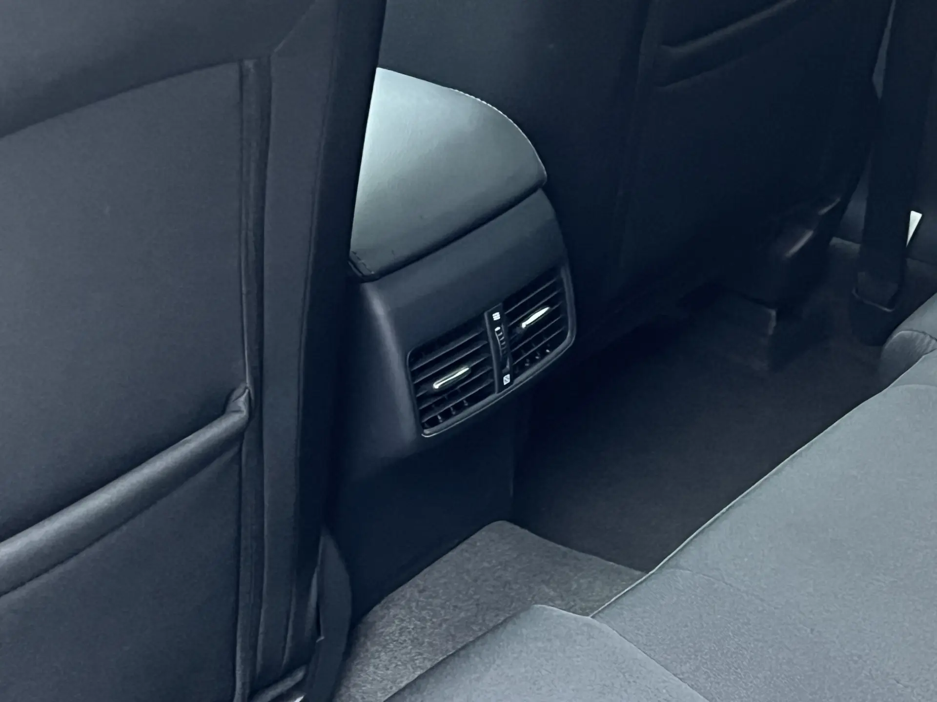 Mazda CX-4, 2023 15